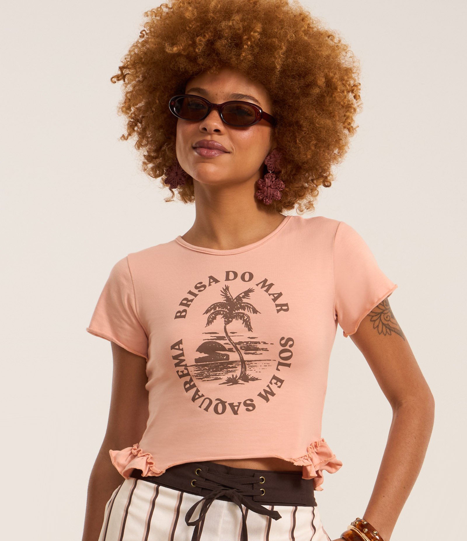 Blusa em Algodão com Babado e Estampa Praia Colar 3