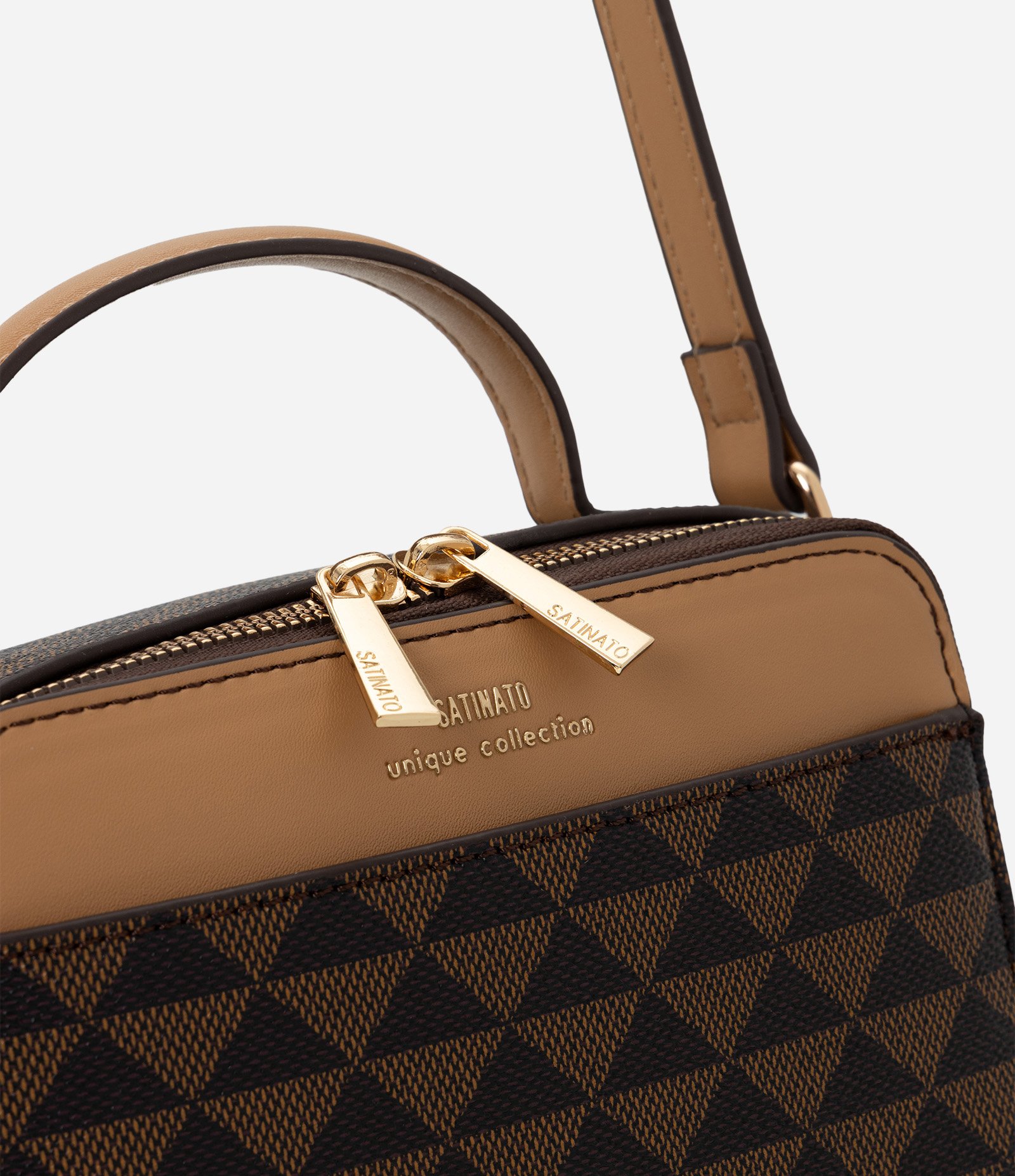 Bolsa Câmera Bag Pequena em PU com Estampa Triângulos Marrom 4
