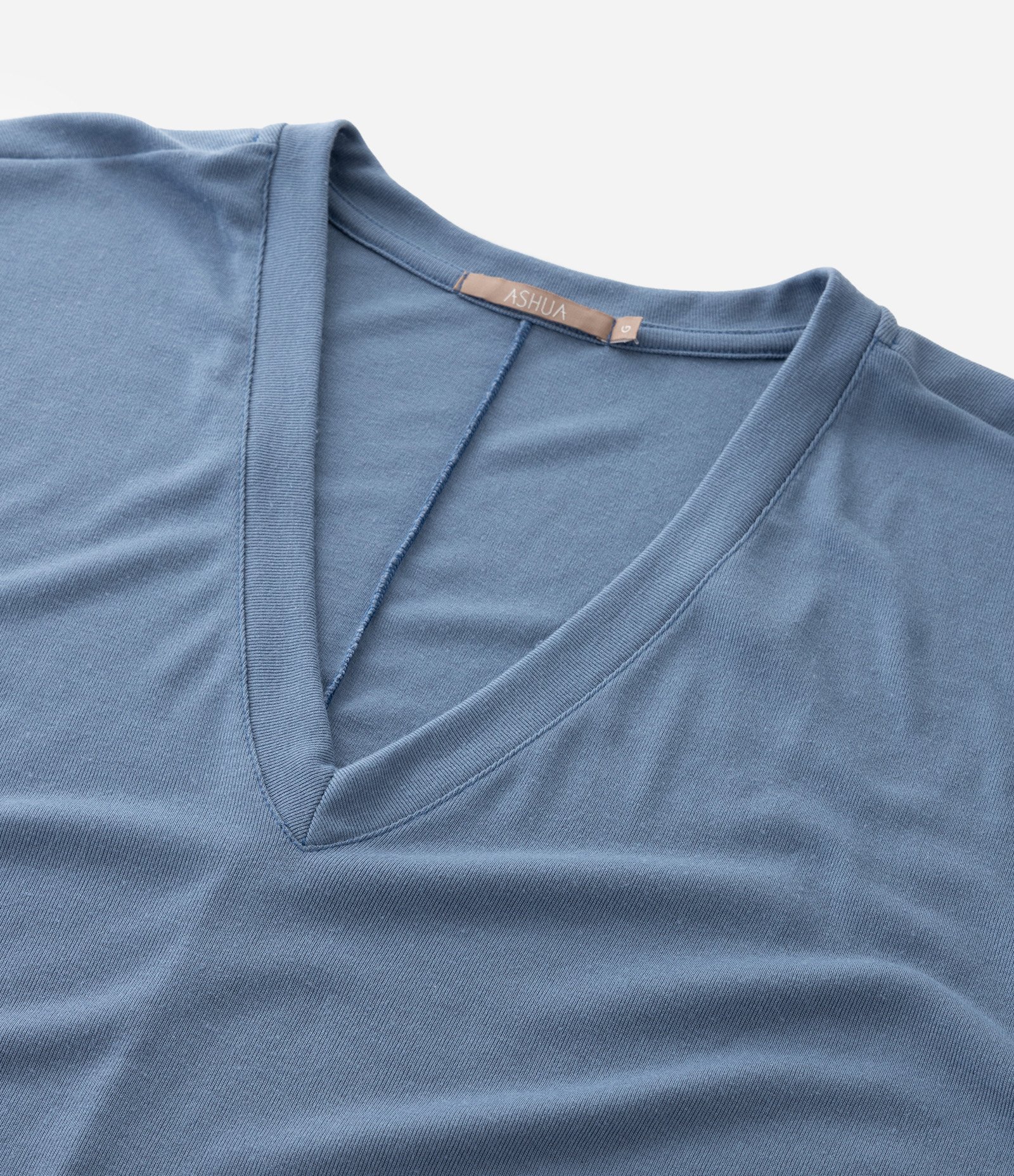 Blusa Básica em Ribana Gola V Curve & Plus Size Azul 7