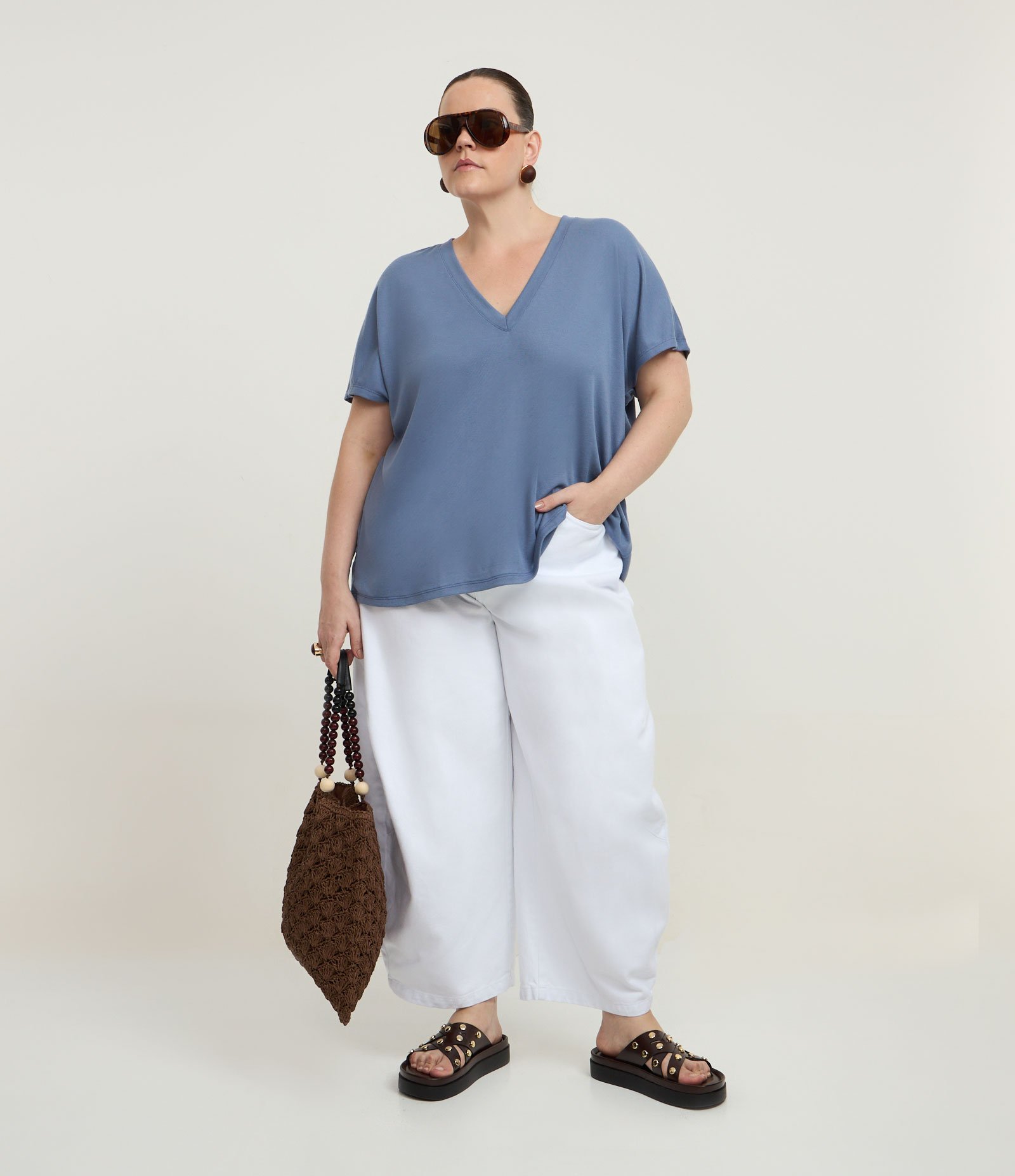 Blusa Básica em Ribana Gola V Curve & Plus Size Azul 2