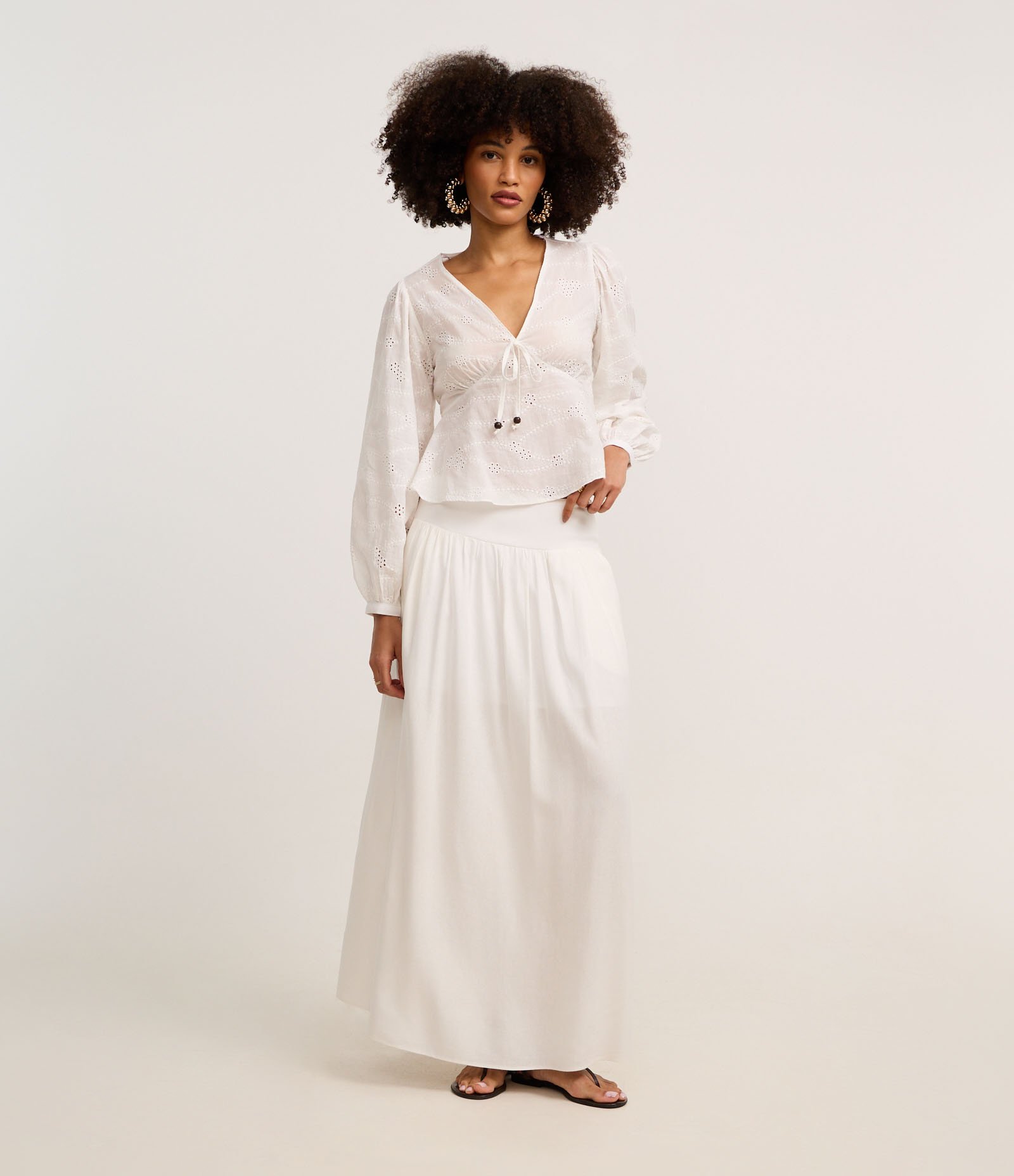 Blusa em Laise com Manga Bufante e Amarração Off White 2