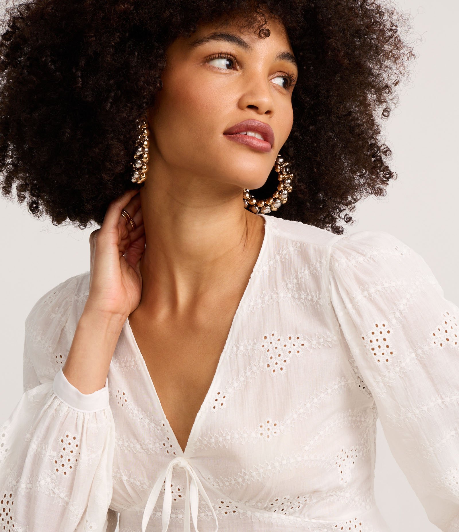 Blusa em Laise com Manga Bufante e Amarração Off White 3