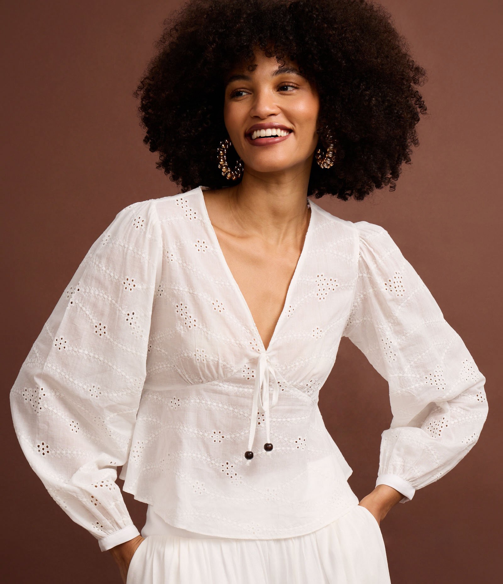 Blusa em Laise com Manga Bufante e Amarração Off White 5