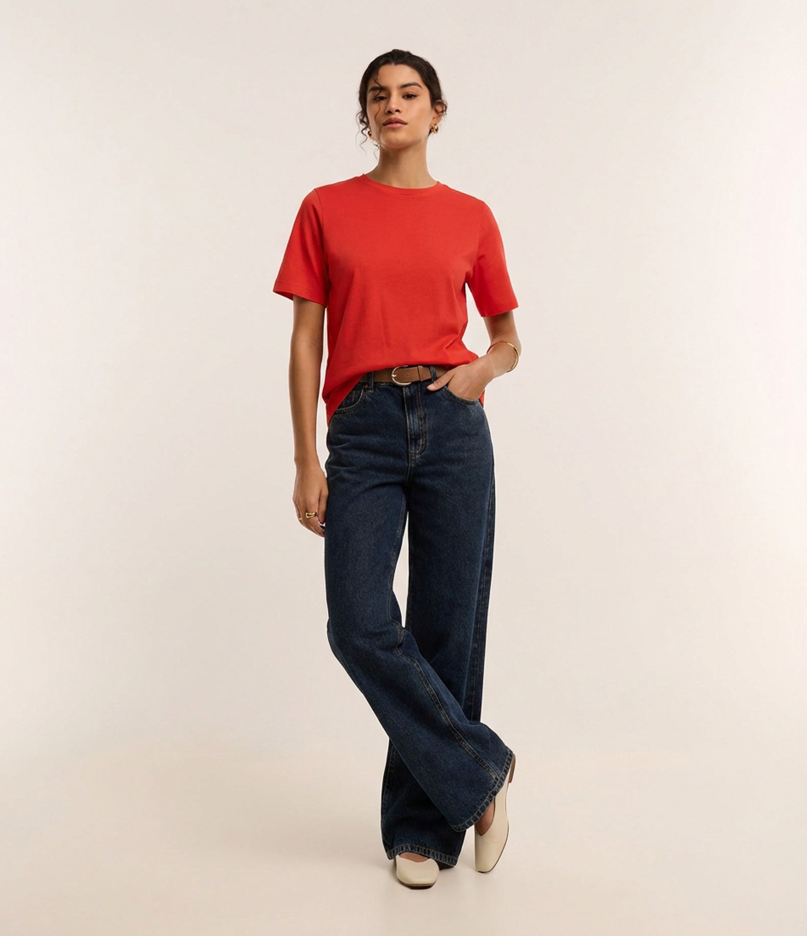 Camiseta Básica em Cotton com Gola Redonda Vermelho Vibrante 1