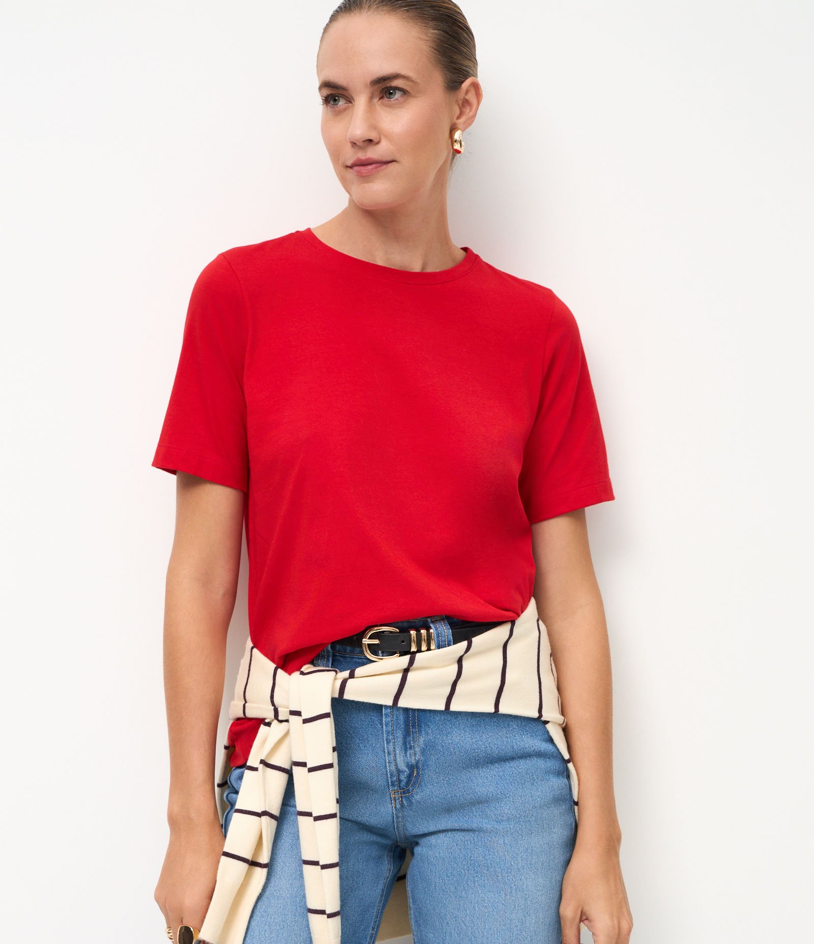Camiseta Básica em Cotton com Gola Redonda Vermelho Vibrante 2