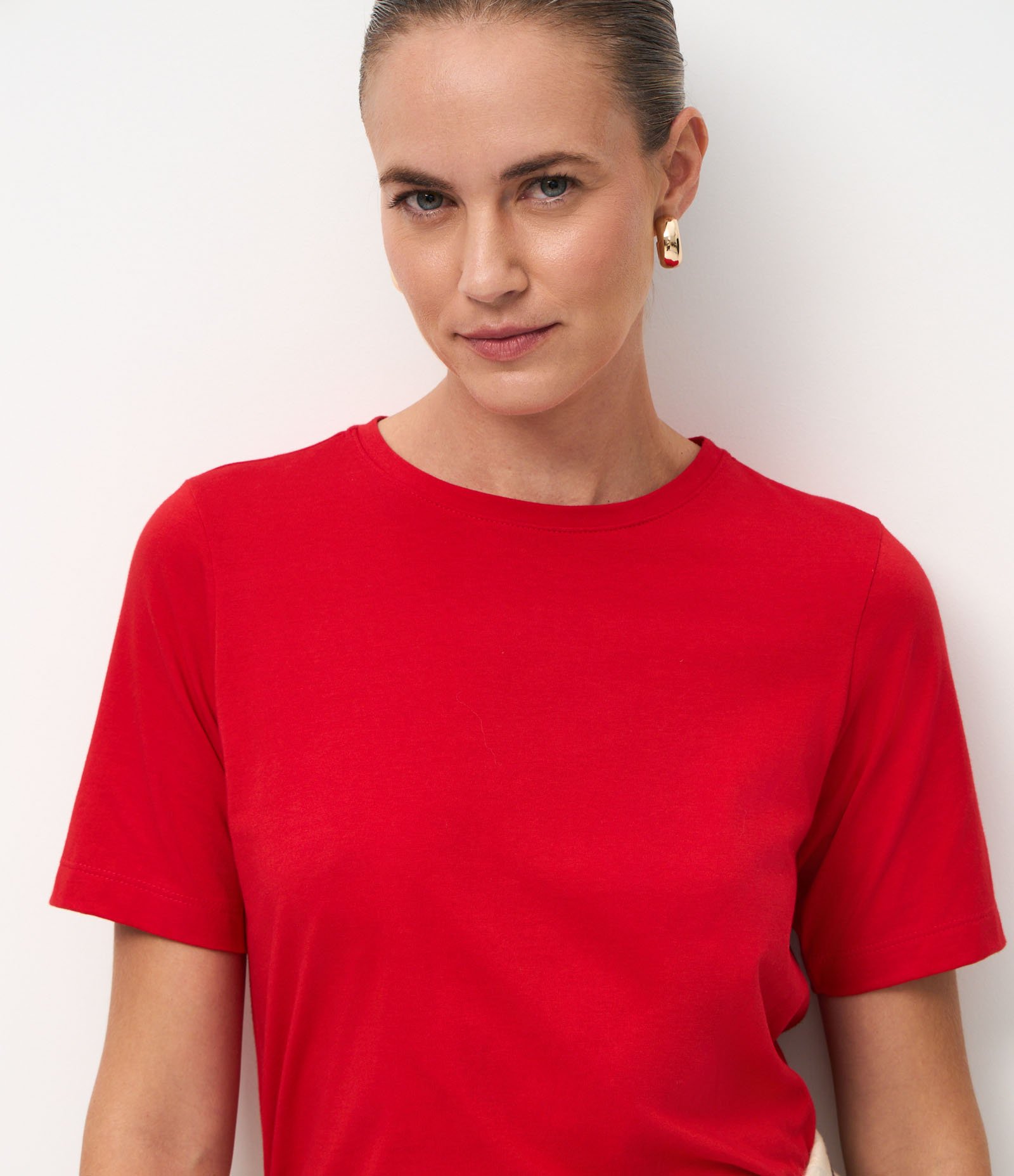 Camiseta Básica em Cotton com Gola Redonda Vermelho Vibrante 5