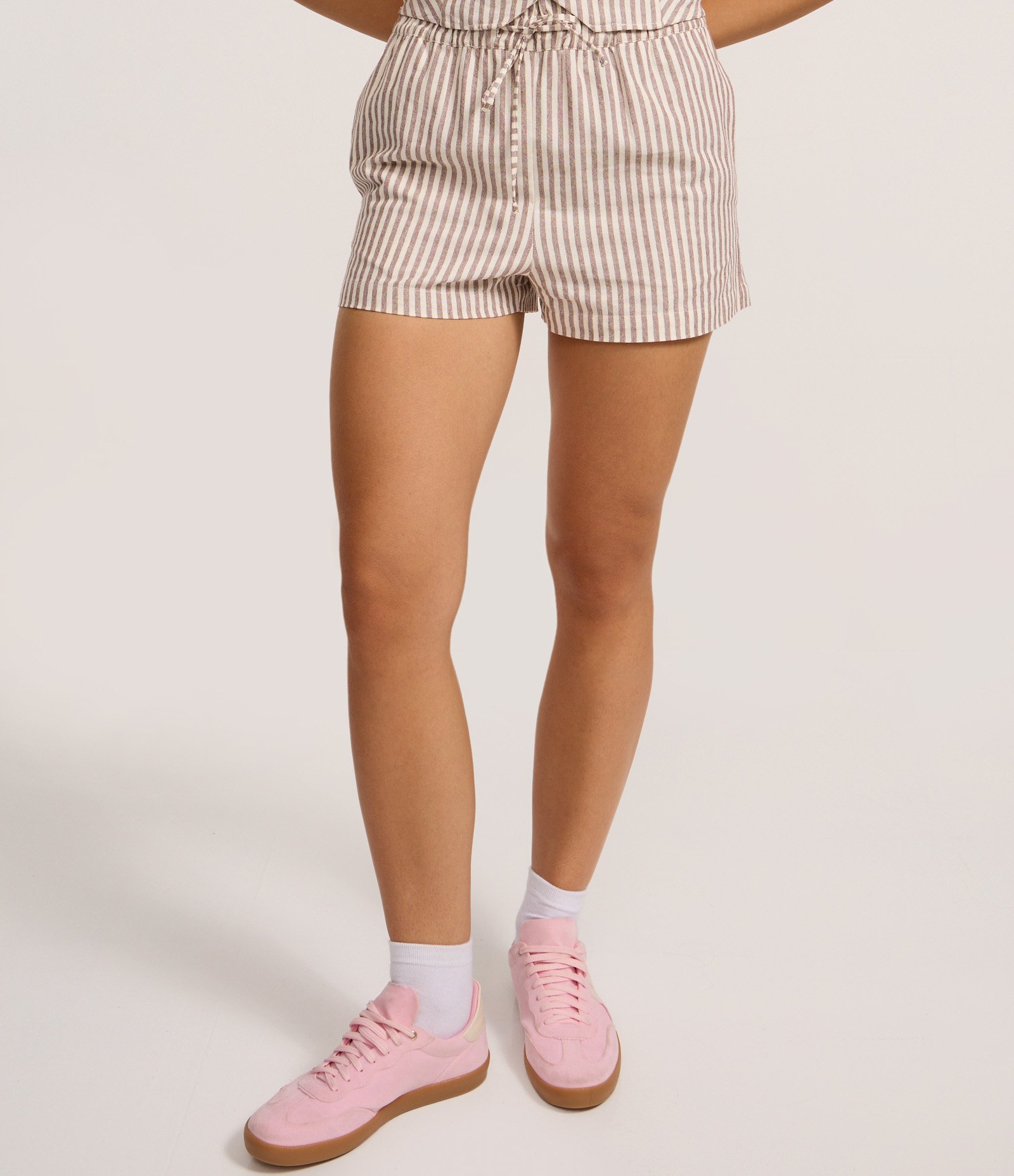 Short Runner Cintura Alta em Cotton com Listras Verticais Marrom/Branco 3