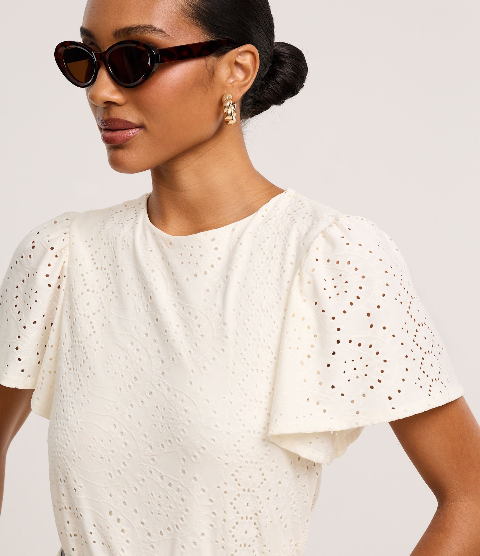 Blusa em Laise com Manga Bufante e Bordado Vazado Off White 4