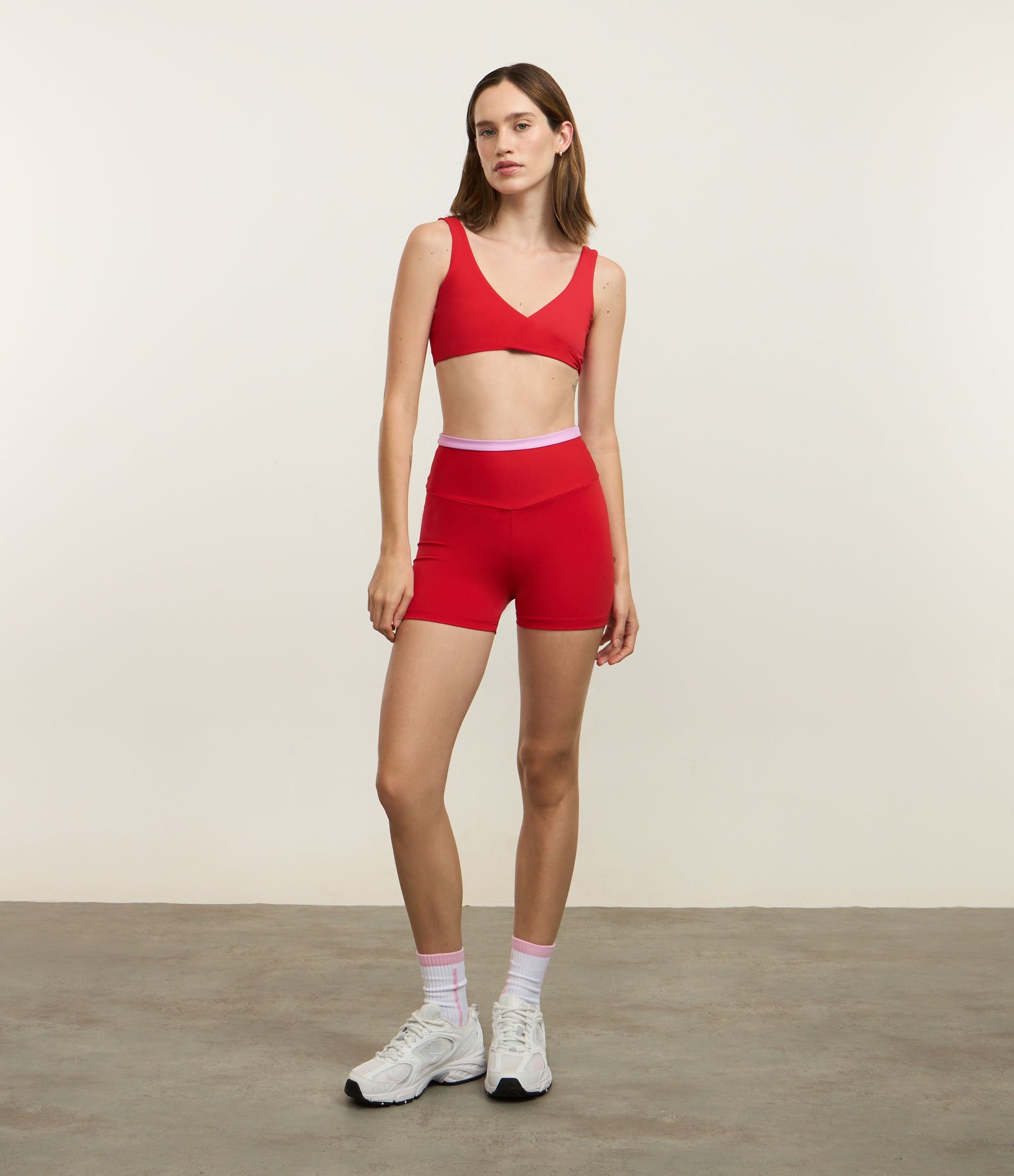 Bermuda Crossfiteira Esportiva em Microfibra com Cós Contrastante Vermelho 1