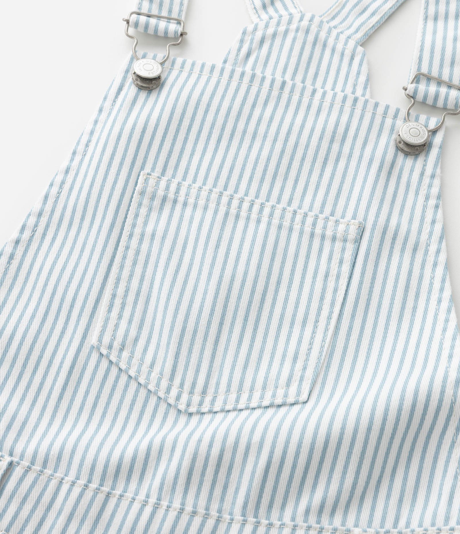Jardineira Infantil em Jeans com Estampa de Listras e Bolso - Tam 5 a 14 Anos Branco/Azul 5