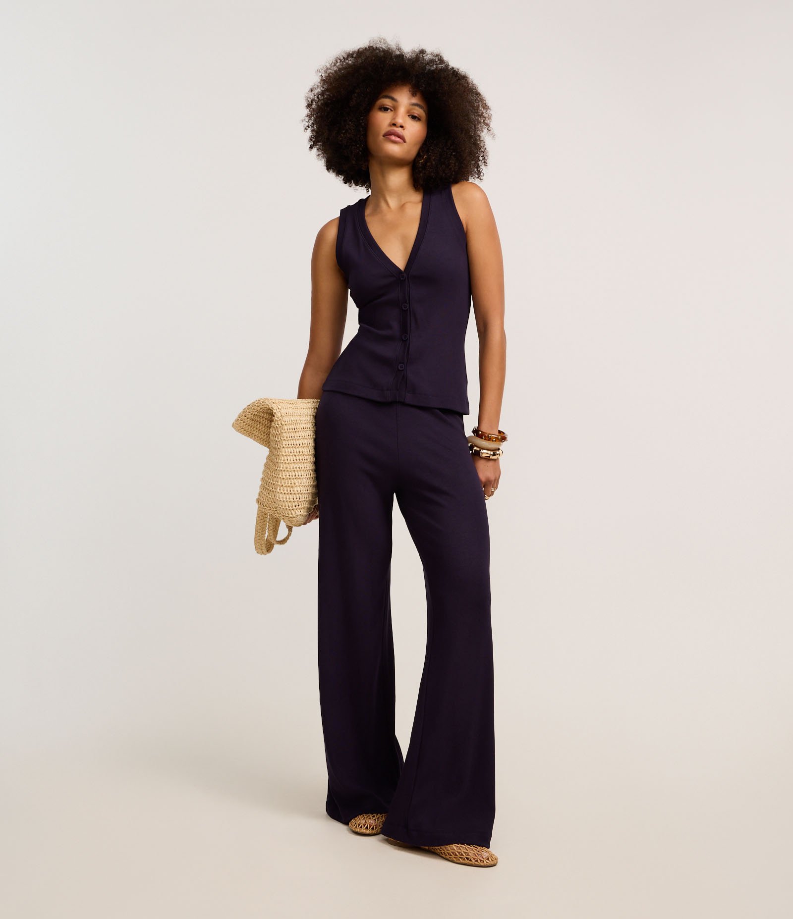 Calça Pantalona em Ribana com Textura Canelada e Cós Elástico Azul Marinho 1