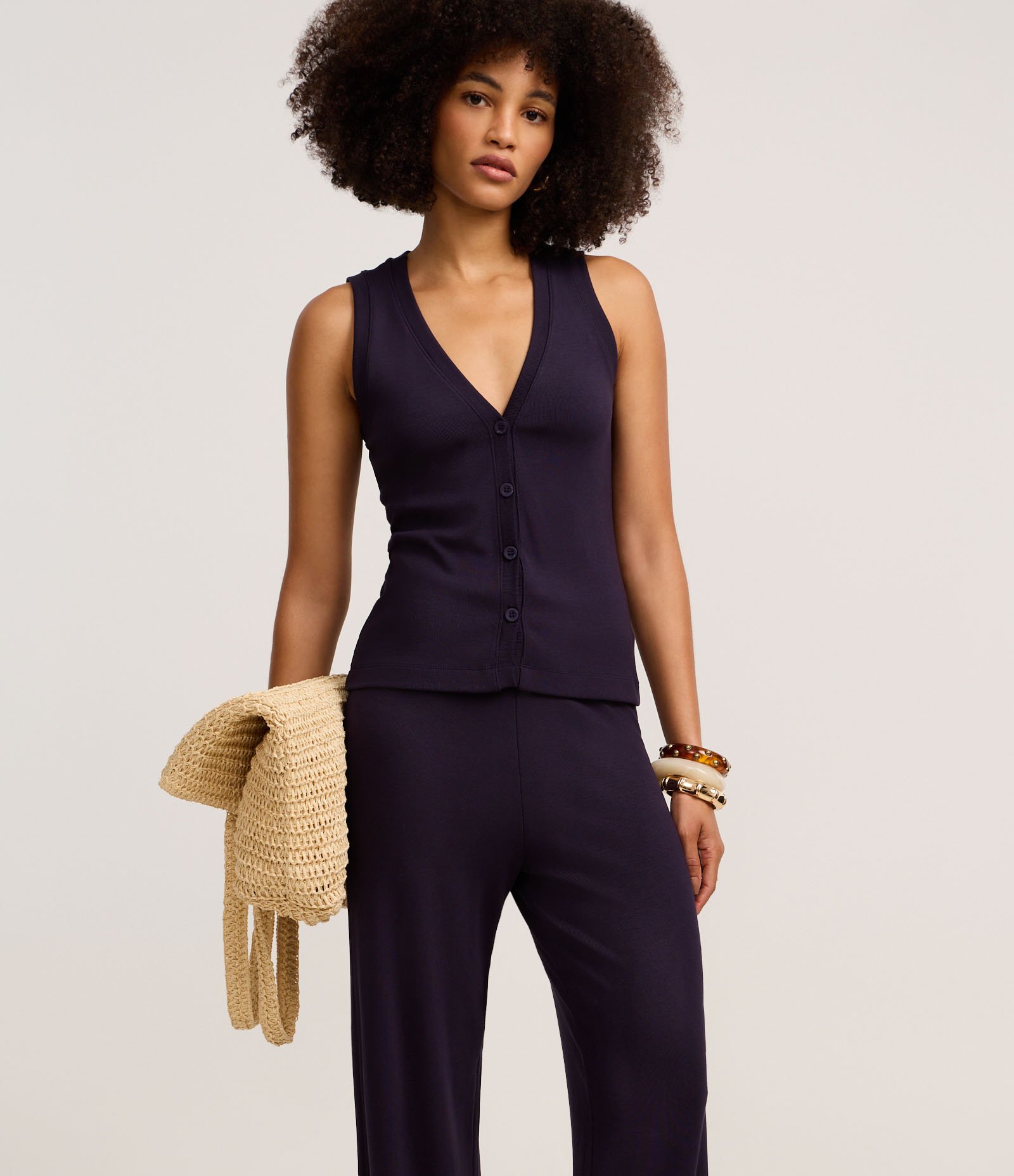 Calça Pantalona em Ribana com Textura Canelada e Cós Elástico Azul Marinho 2