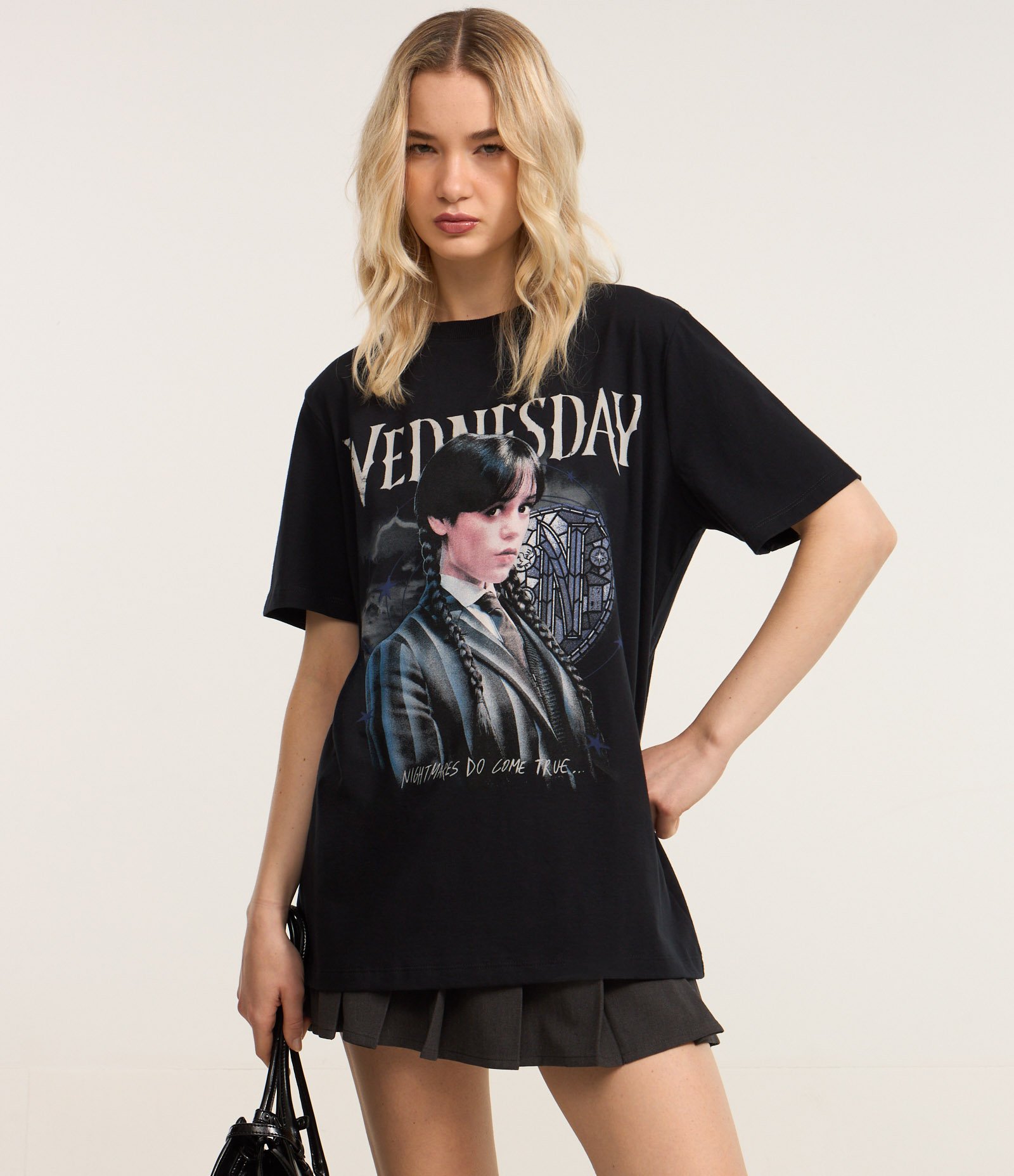 Camiseta em Algodão com Estampa Wandinha Preto 2