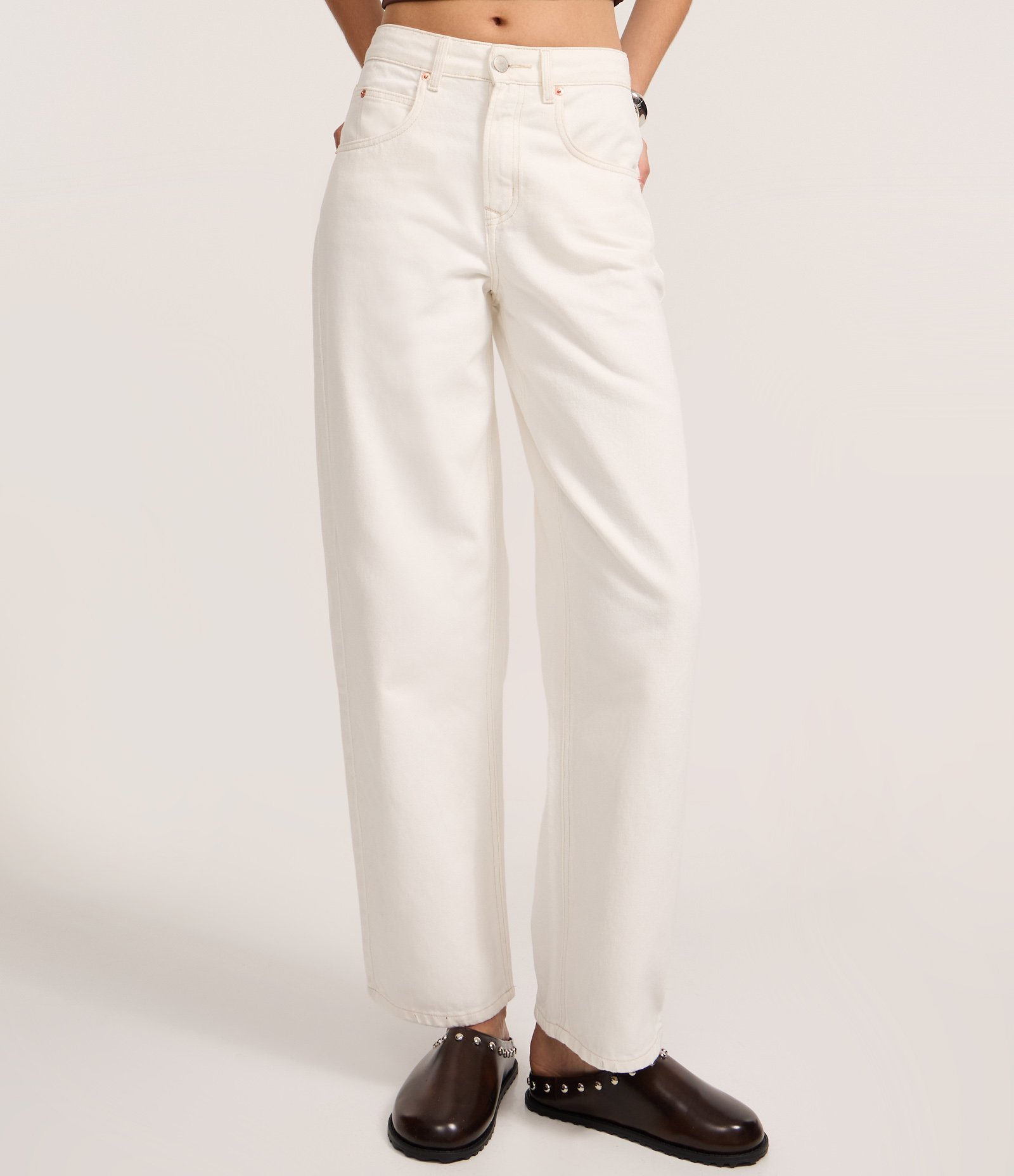 Calça Baggy Cintura Média em Sarja com Lateral Deslocada Off White 3