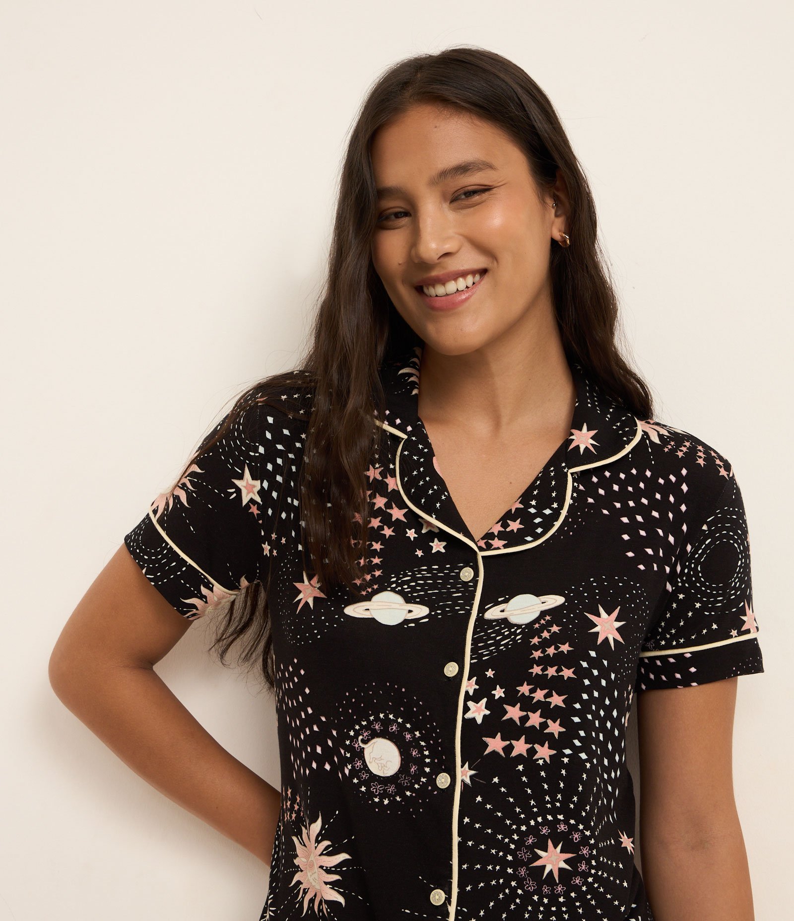 Camisola Americana em Viscose com Estampa Espaço Preto 2