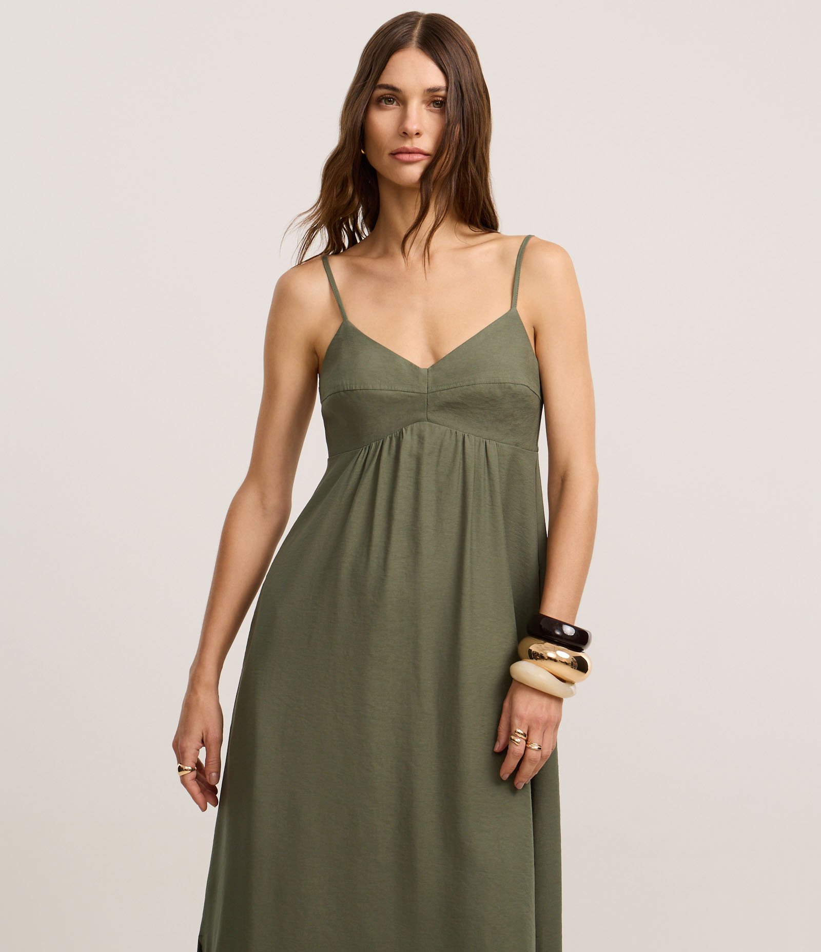 Vestido Evasê Longo em Crepe com Recorte no Busto 2