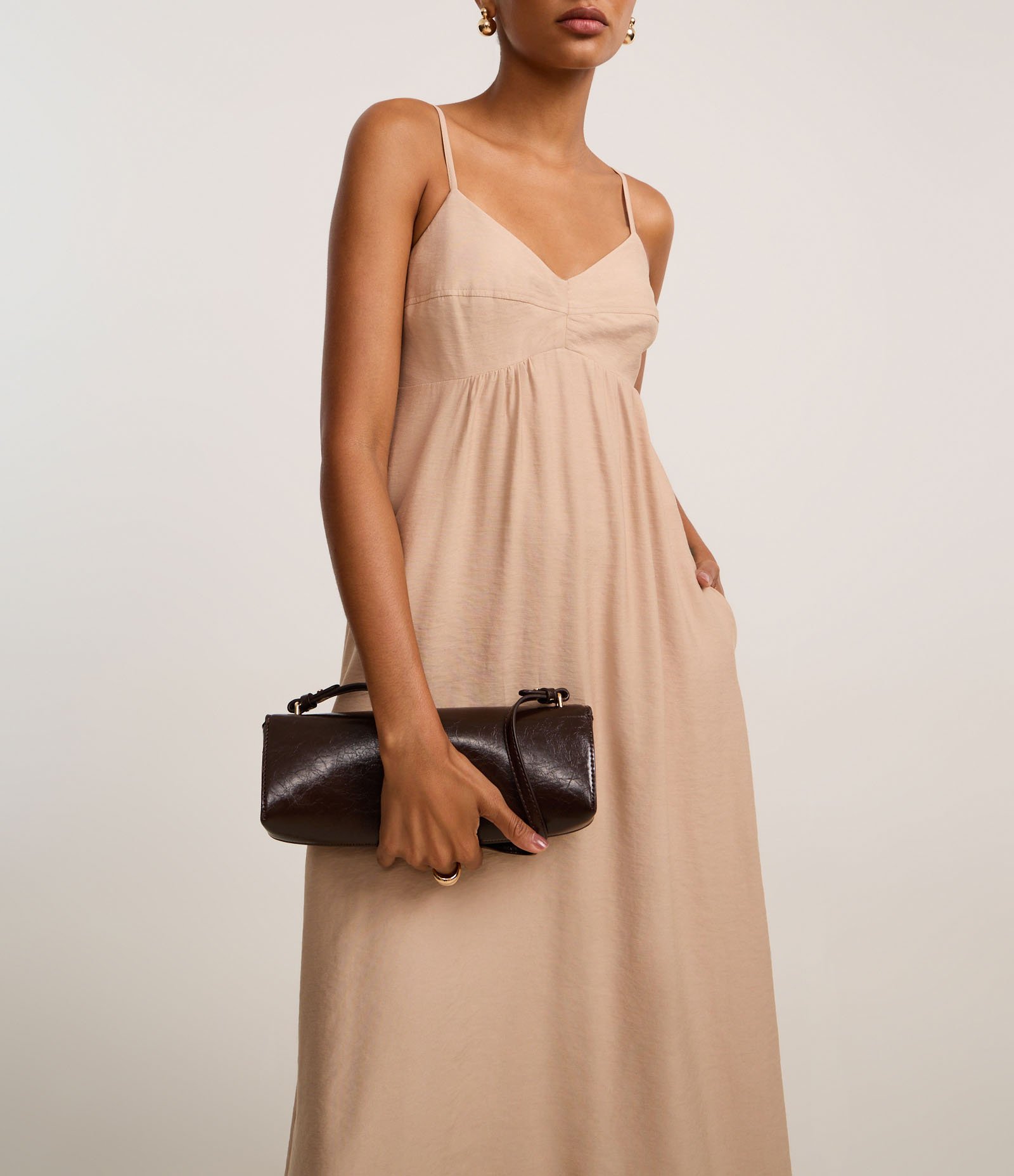 Vestido Evasê Longo em Crepe com Recorte no Busto Bege 4