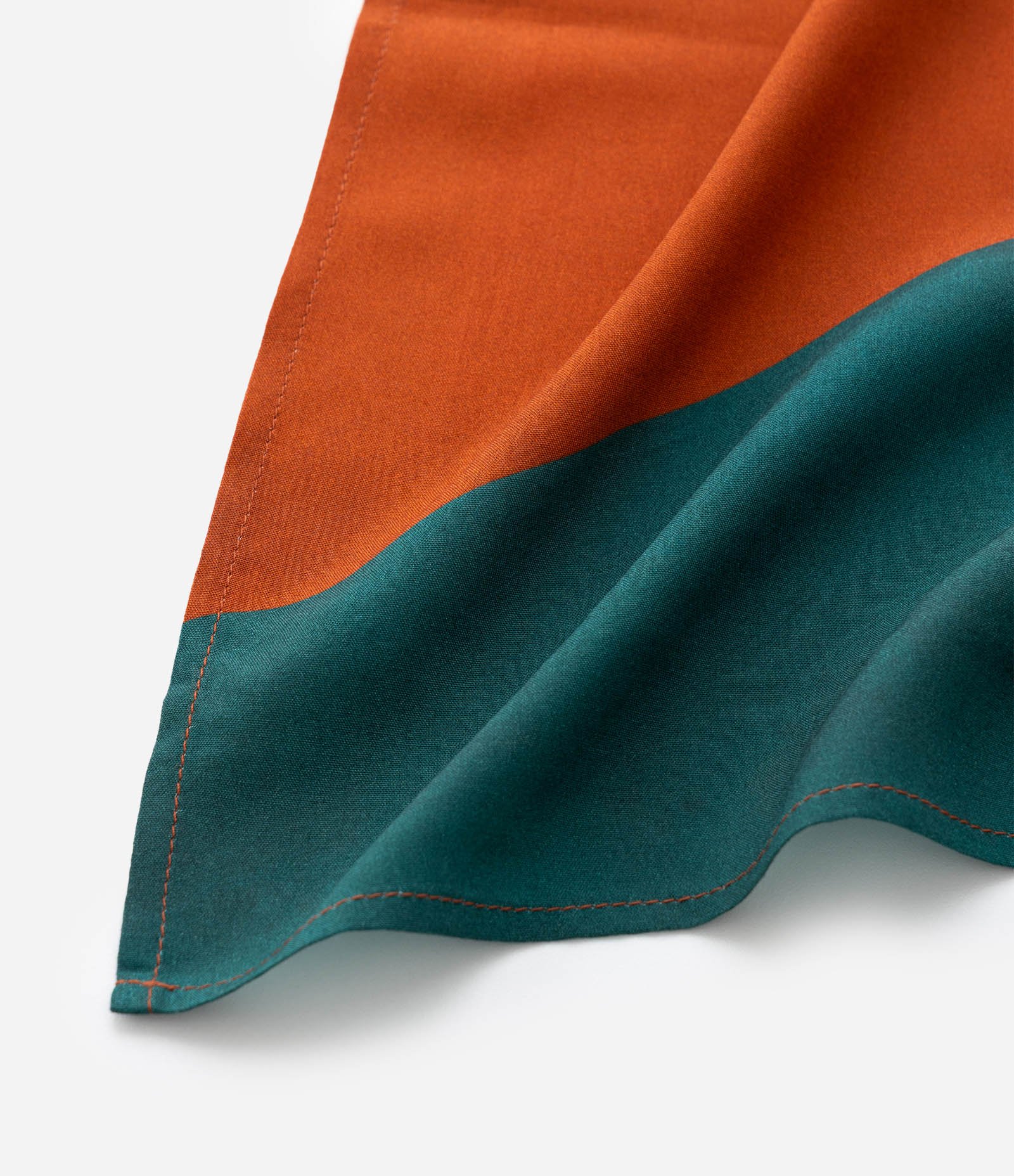 Canga Retangular em Viscose com Estampa Abstrata Collab Ateliê Mão de Mãe Multicores 2