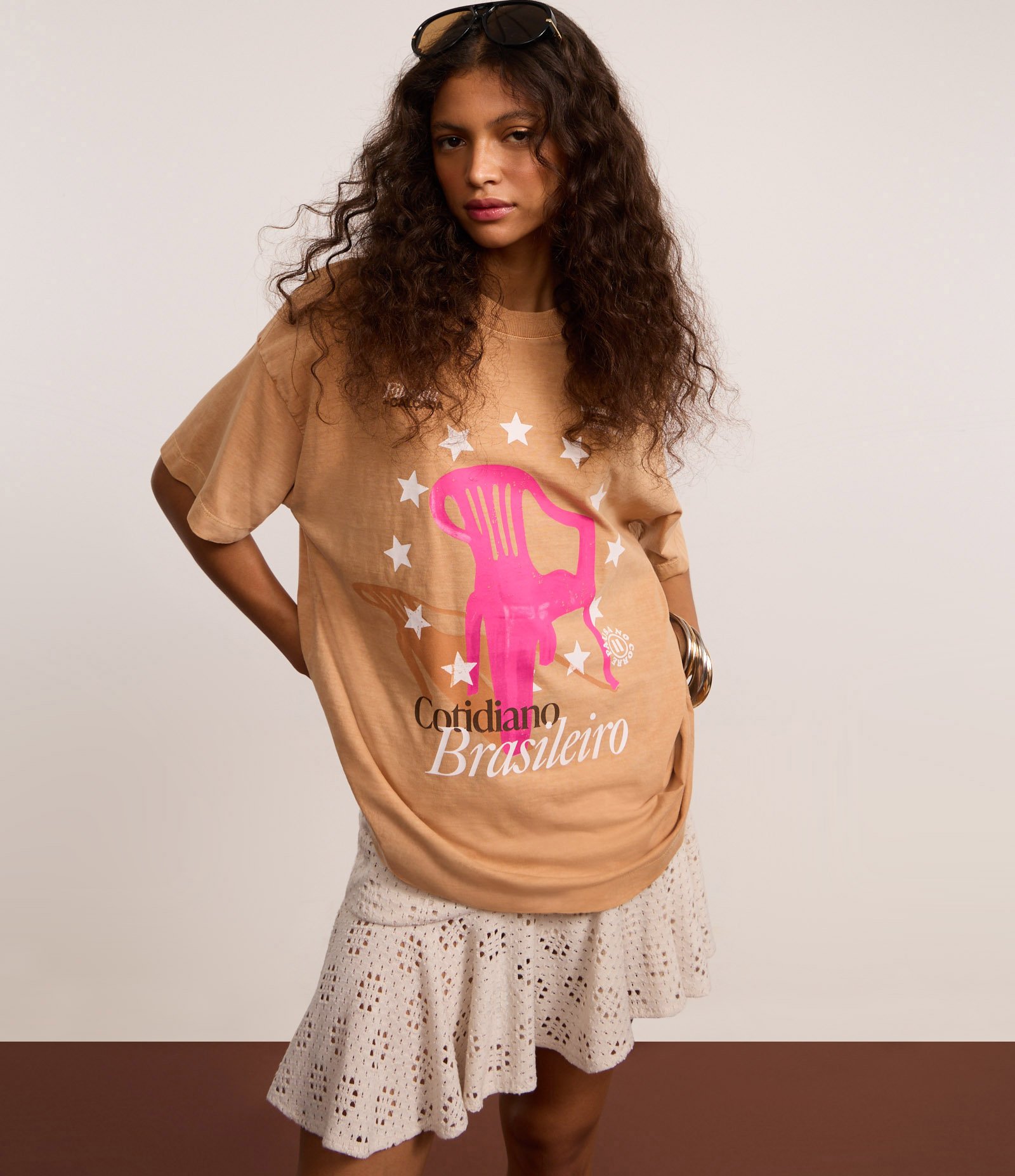 Camiseta T-shirt Over em Algodão com Estampa Cotidiano Brasileiro Bege 5