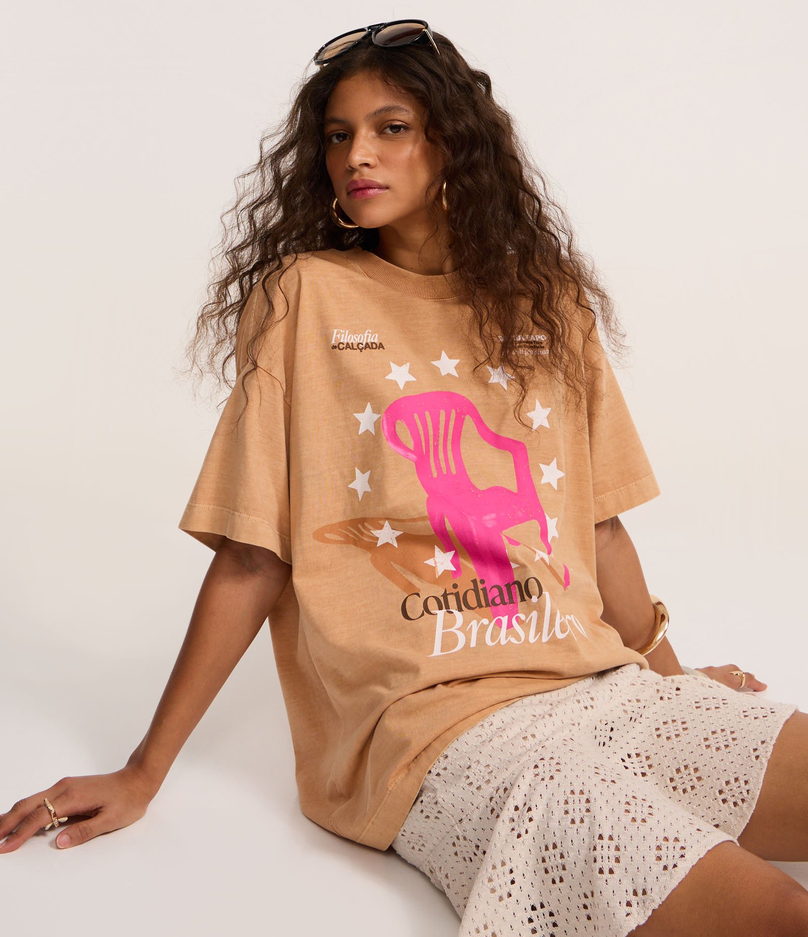 Camiseta T-shirt Over em Algodão com Estampa Cotidiano Brasileiro Bege 1