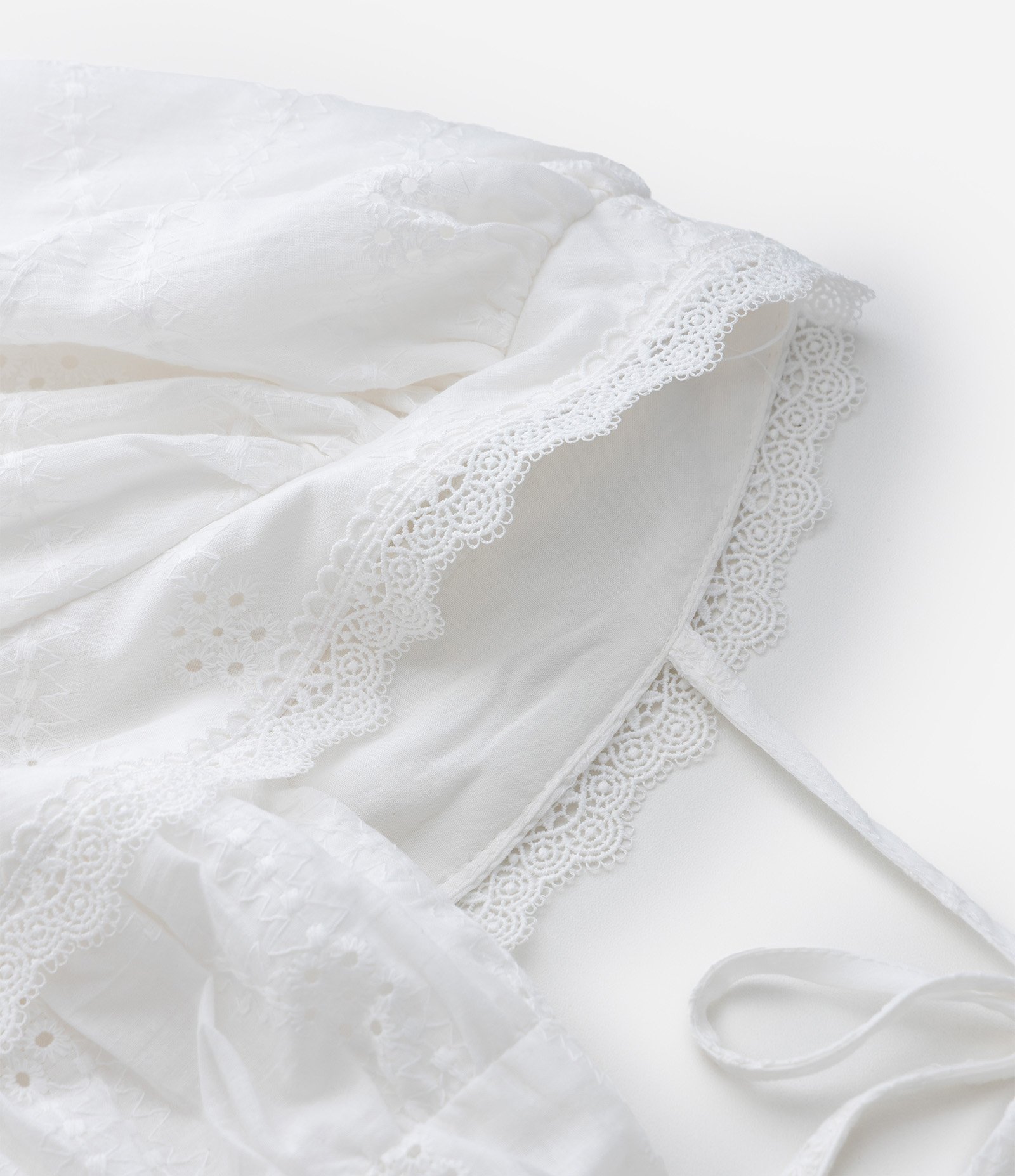 Blusa Cropped em Laise com Aviamentos Curve & Plus Size Branco 4