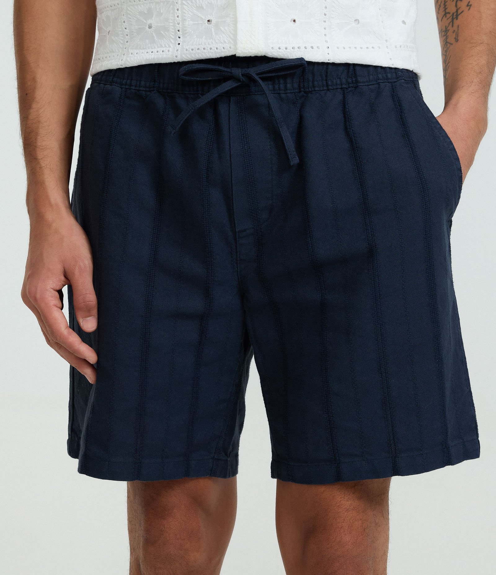 Bermuda Reta Texturizada com Cós Elástico Azul 2