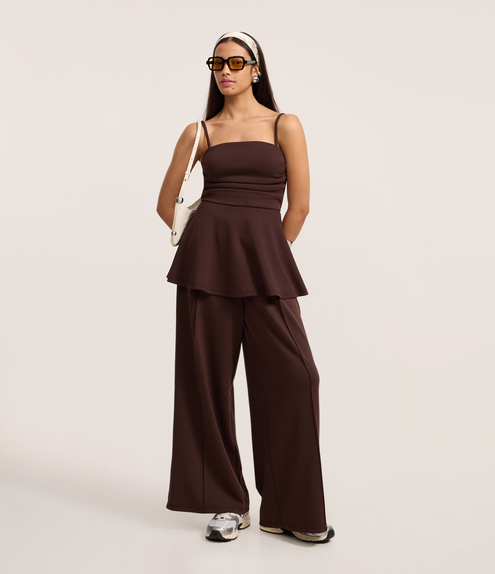 Calça em Microfibra com Cós Elástico Marrom 1