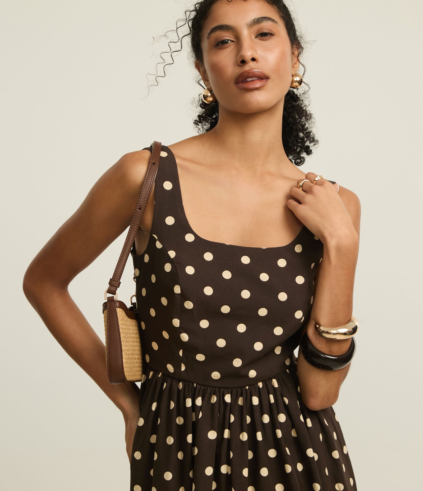 Vestido Evasê Midi em Tricoline com Estampa Poá Marrom 3