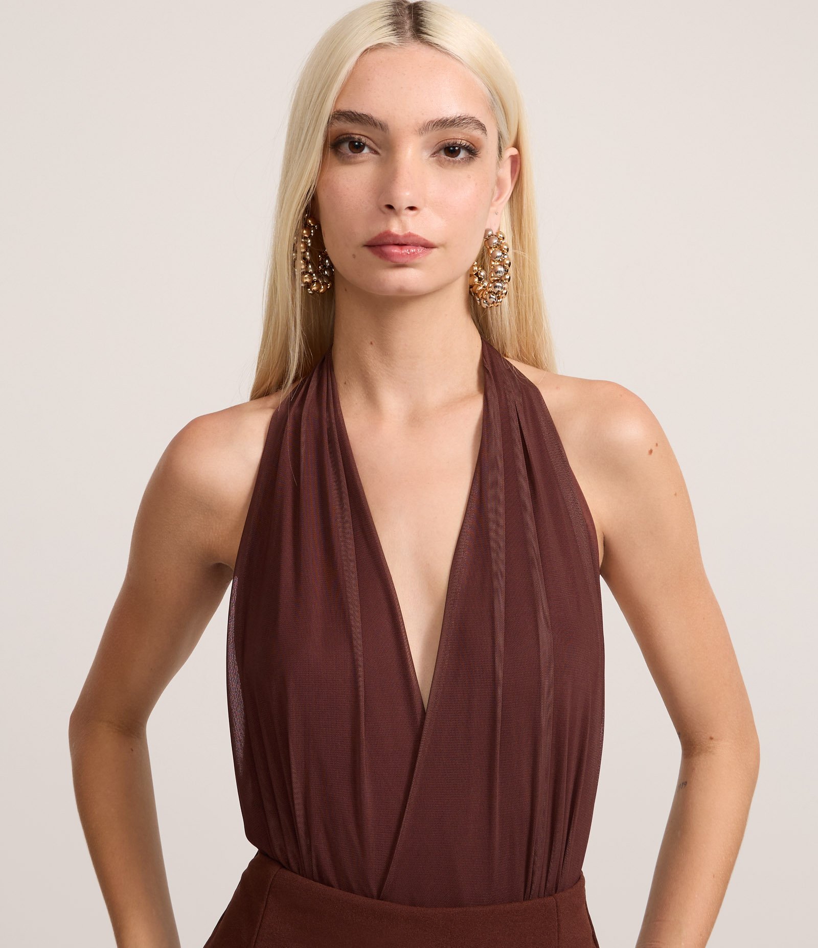 Body em Tule Frente Única com Costas Diferenciadas Marrom 3