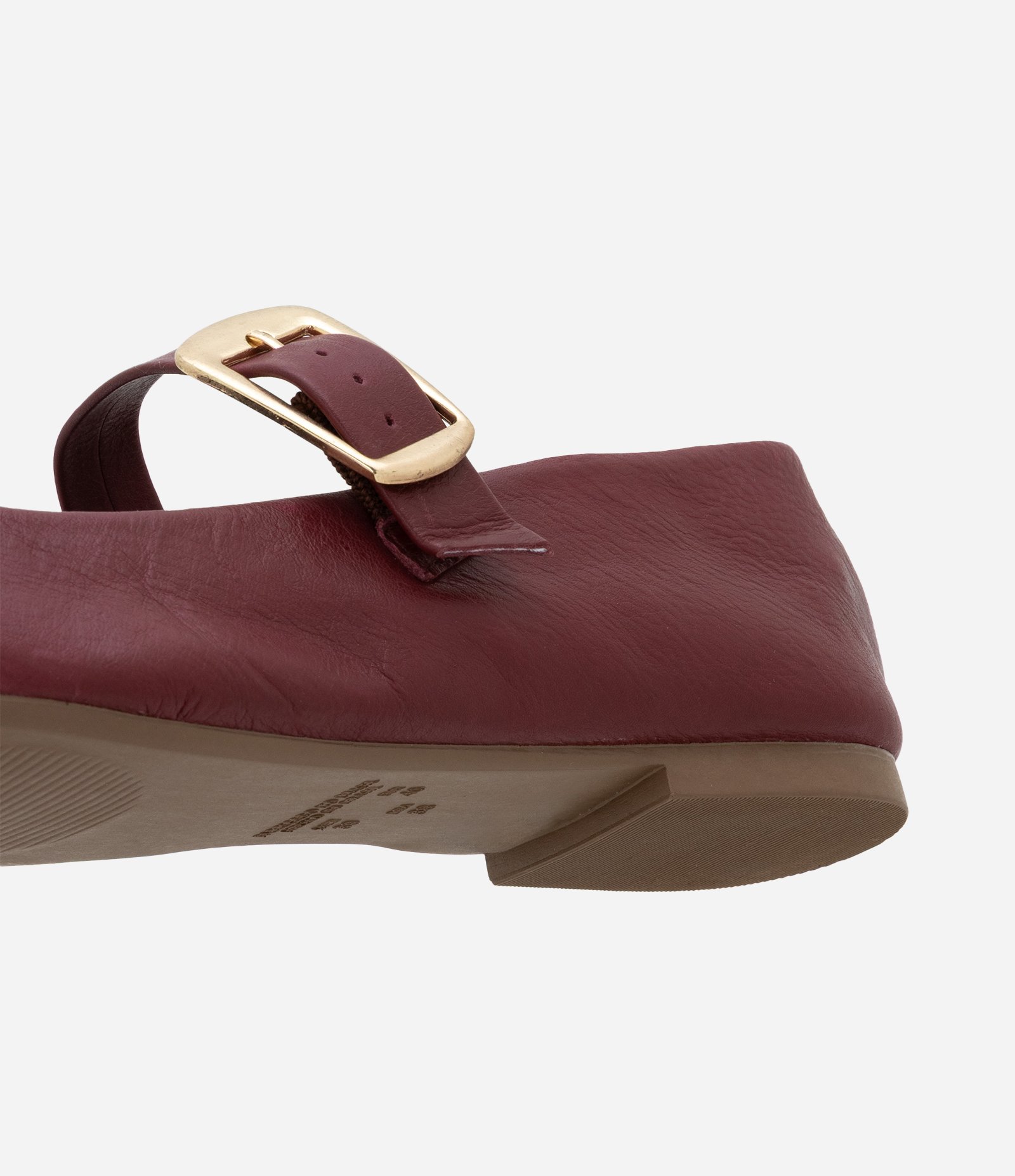 Sapatilha Couro com Fivela Quadrada 5