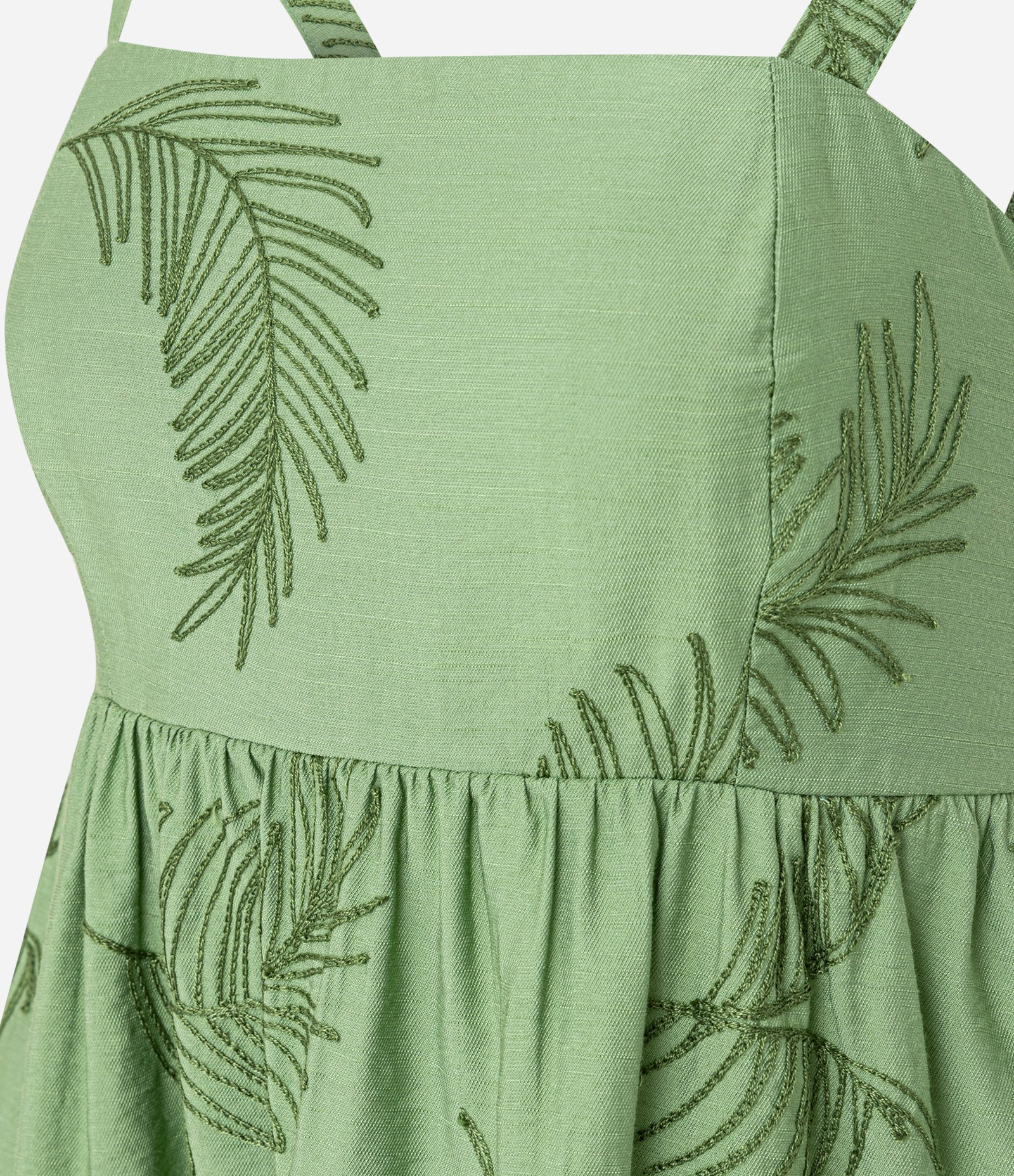 Blusa Batinha de Alça em Viscose com Bordado Folhagem Verde 6