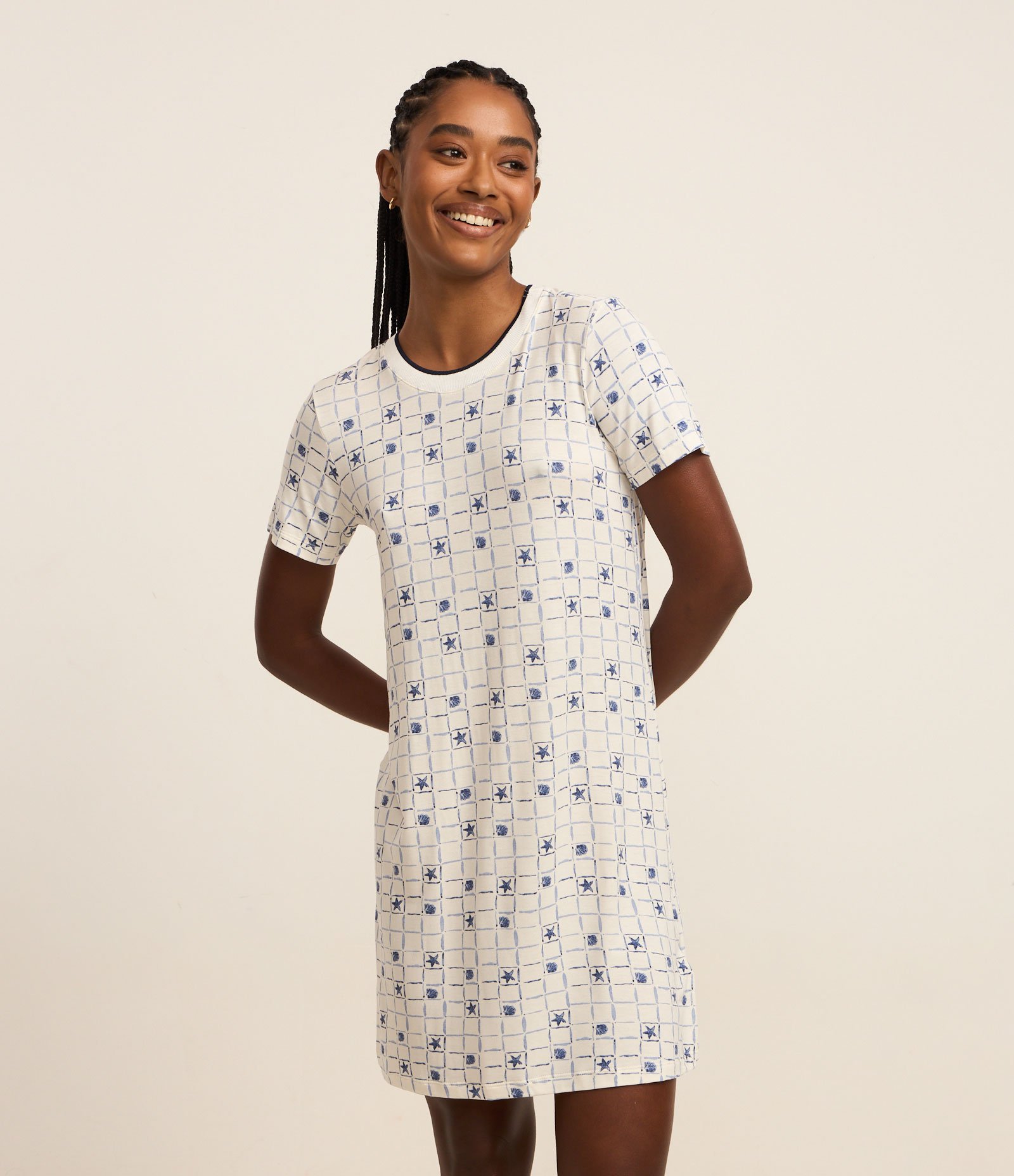 Camisola Curta em Viscose com Estampa de Conchas e Estrelas do Mar Branco 1