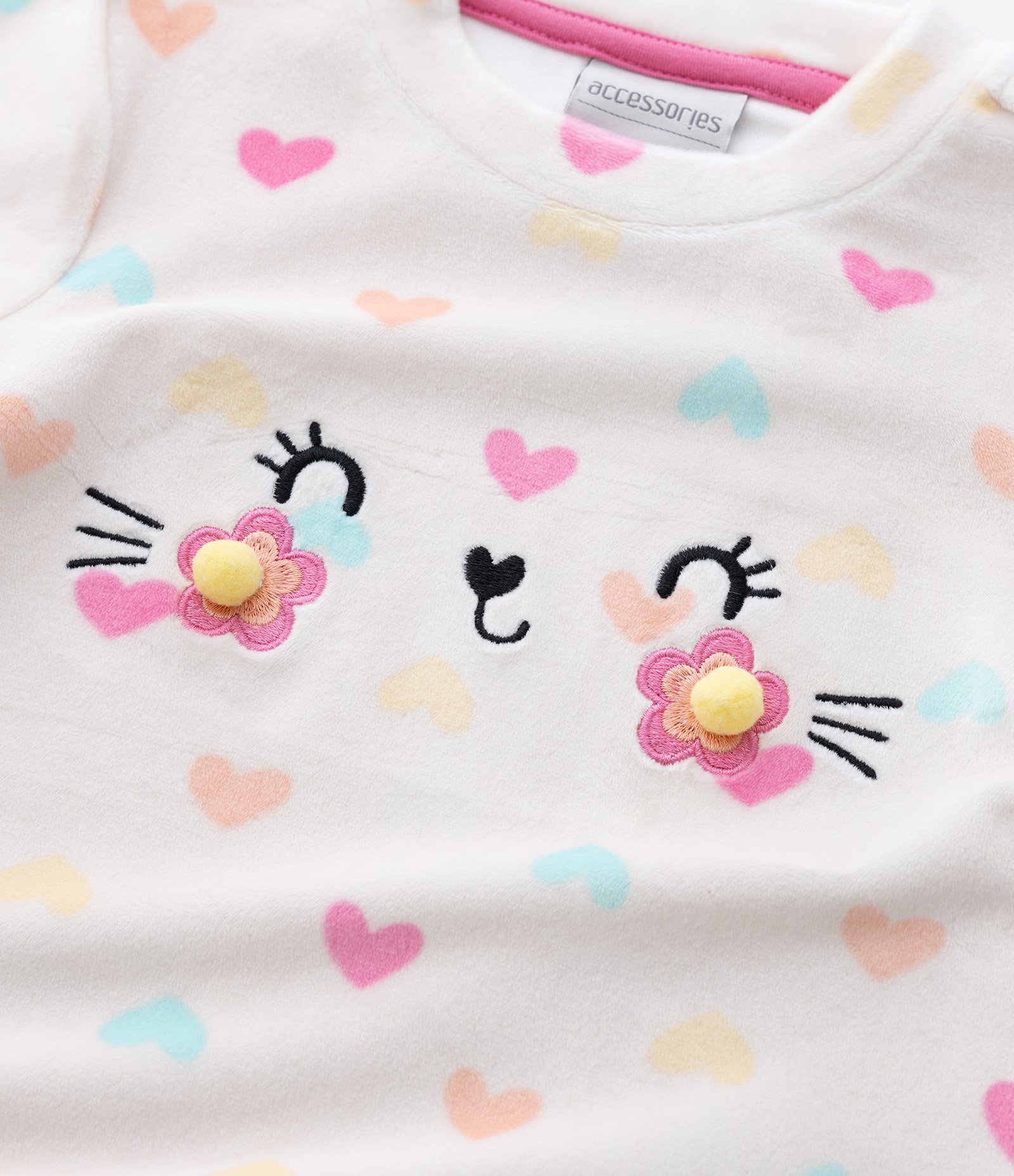 Pijama Infantil com Corações e Pompons – Tam 1 a 4 Anos Off White 11