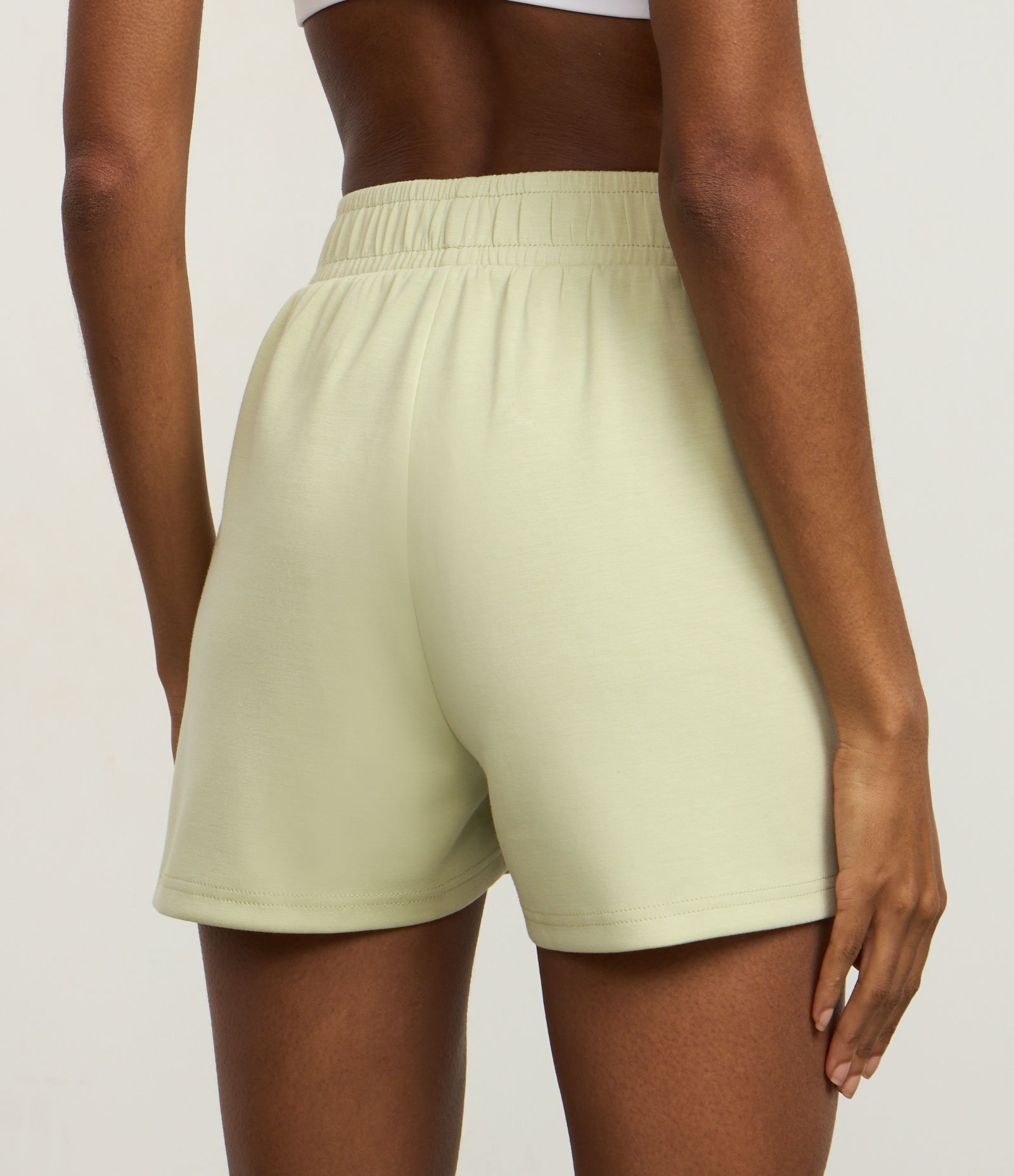 Bermuda Esportiva em Modal com Viés Contrastante Verde 4