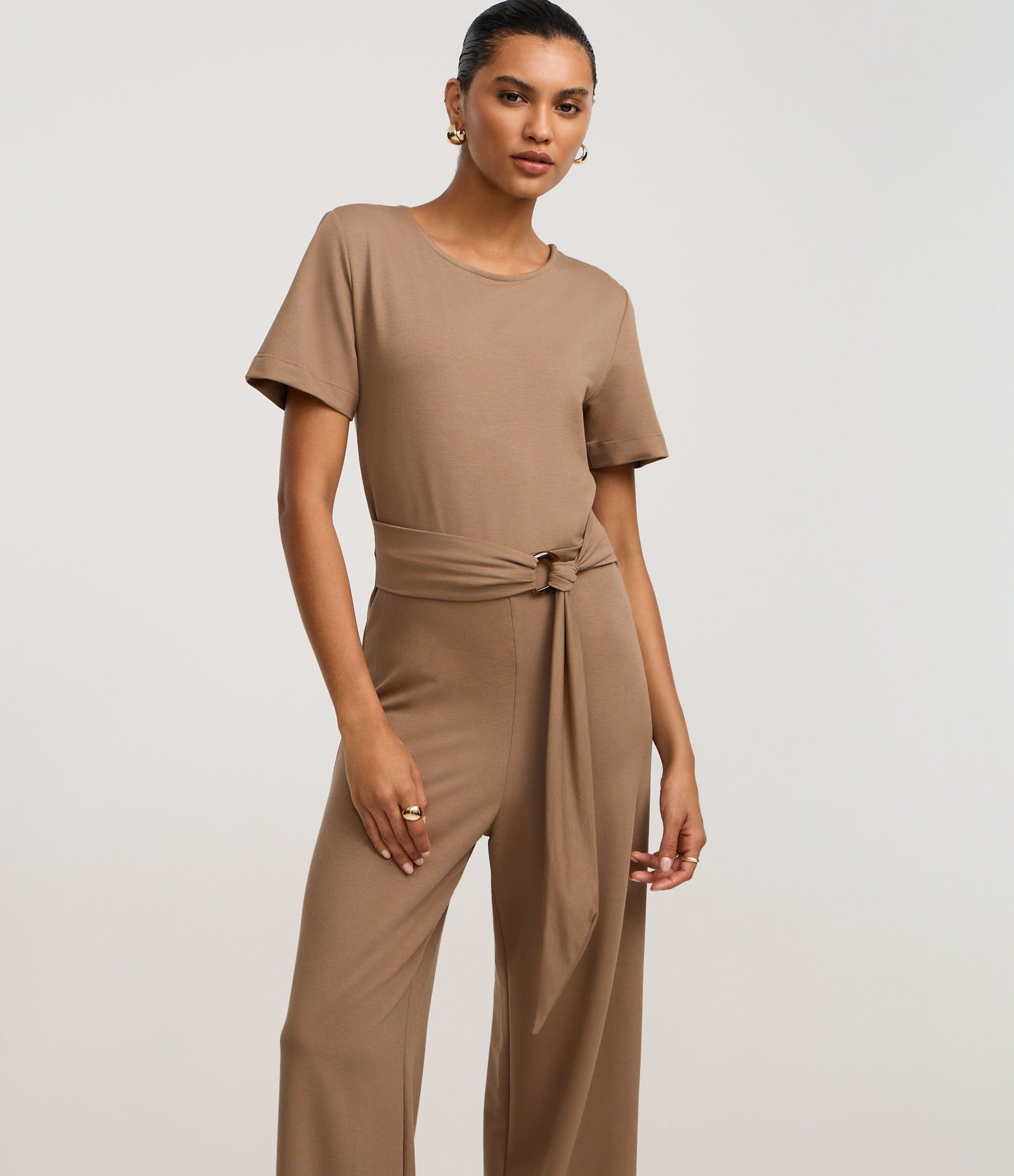 Macacão em Piquet com Cinto de Tecido Afivelado Marrom 1