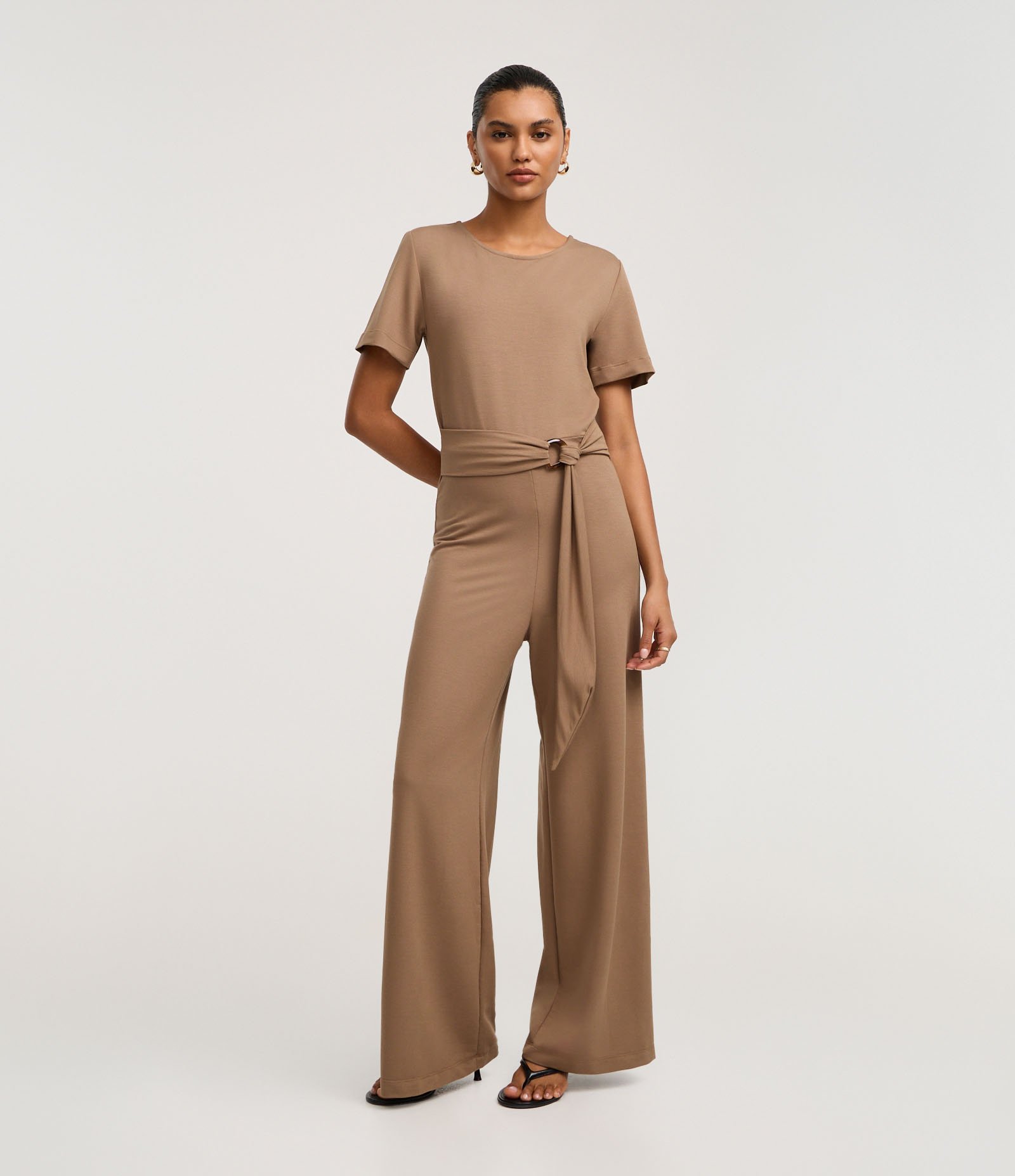 Macacão em Piquet com Cinto de Tecido Afivelado Marrom 2