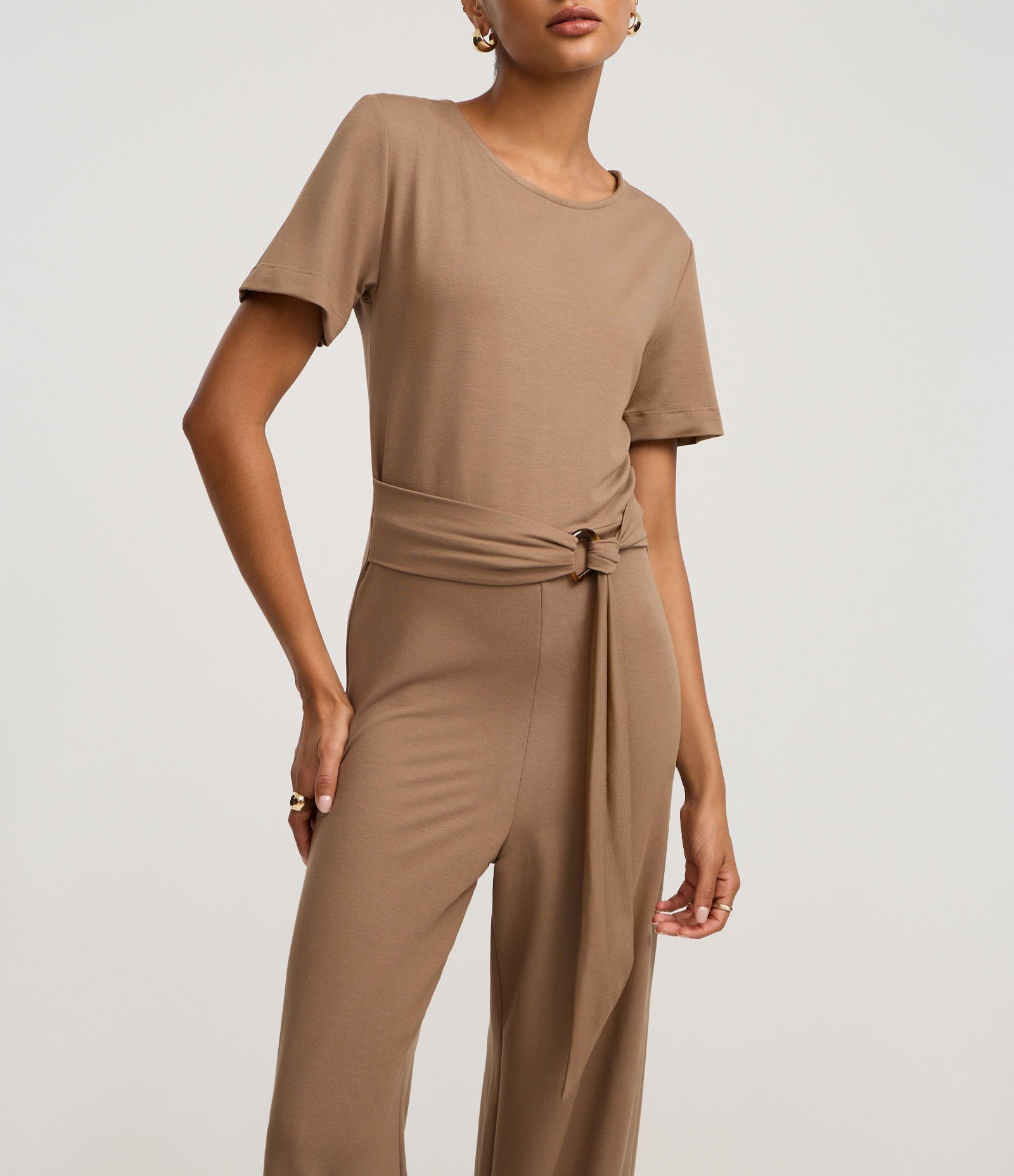 Macacão em Piquet com Cinto de Tecido Afivelado Marrom 4