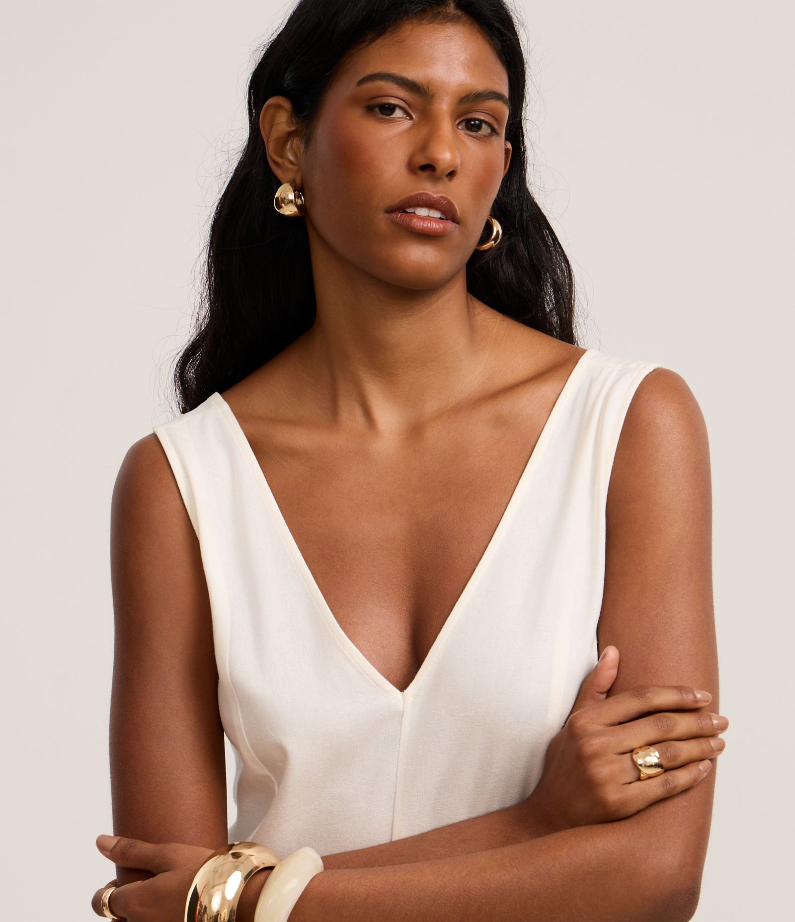 Vestido Evasê Midi em Viscolinho com Decote V e Pences Off White 3