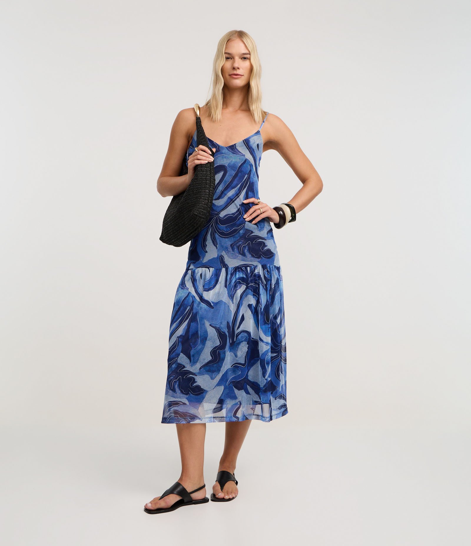 Vesstido Godê Midi em Tule com Estampa Abstrata Azul 2