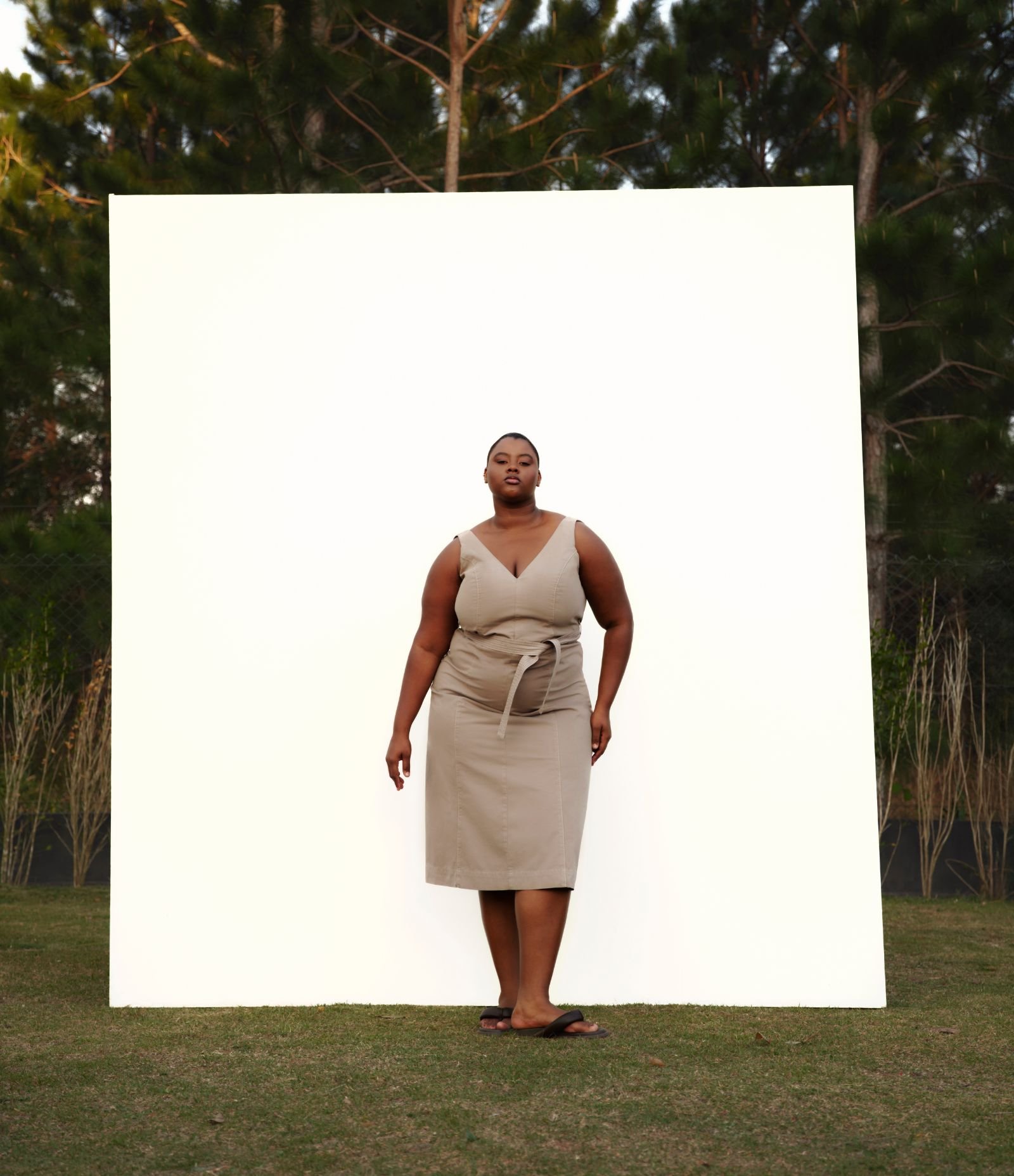 Vestido New Midi em Sarja com Faixa para Amarração Curve & Plus Size Bege 6