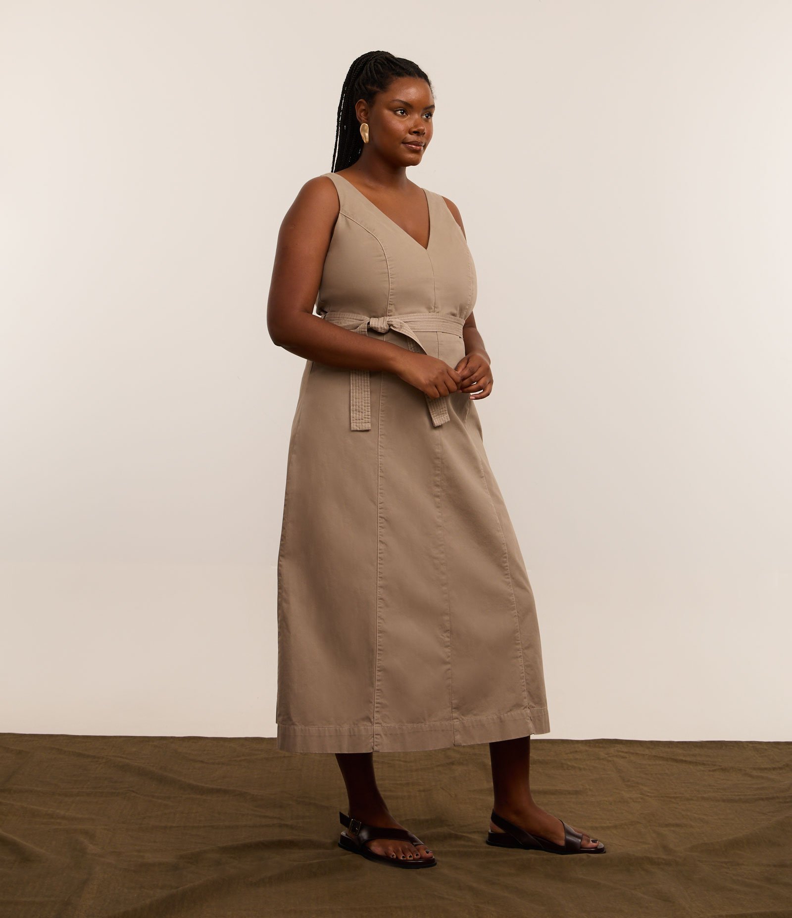 Vestido New Midi em Sarja com Faixa para Amarração Curve & Plus Size Bege 1