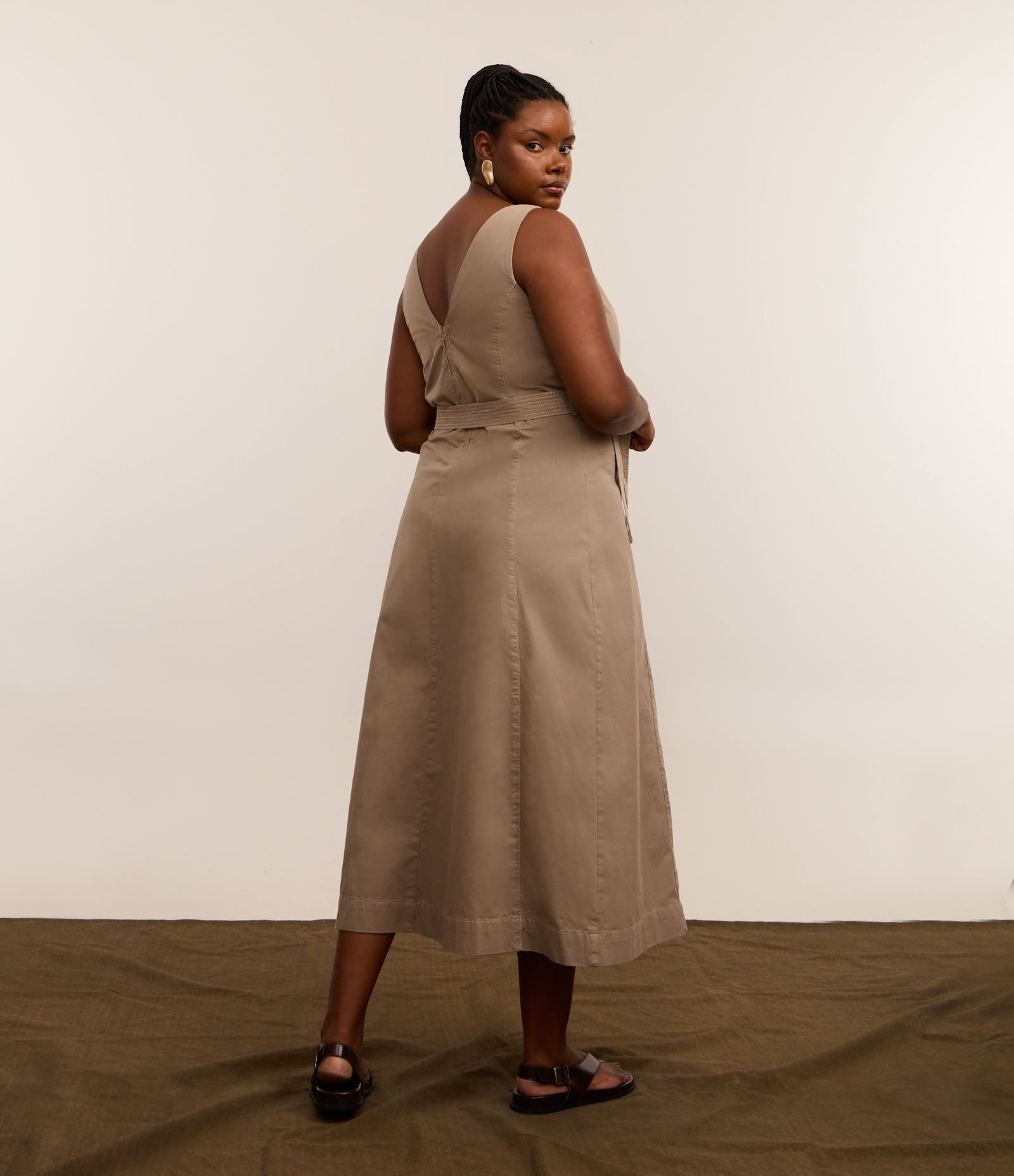 Vestido New Midi em Sarja com Faixa para Amarração Curve & Plus Size Bege 5