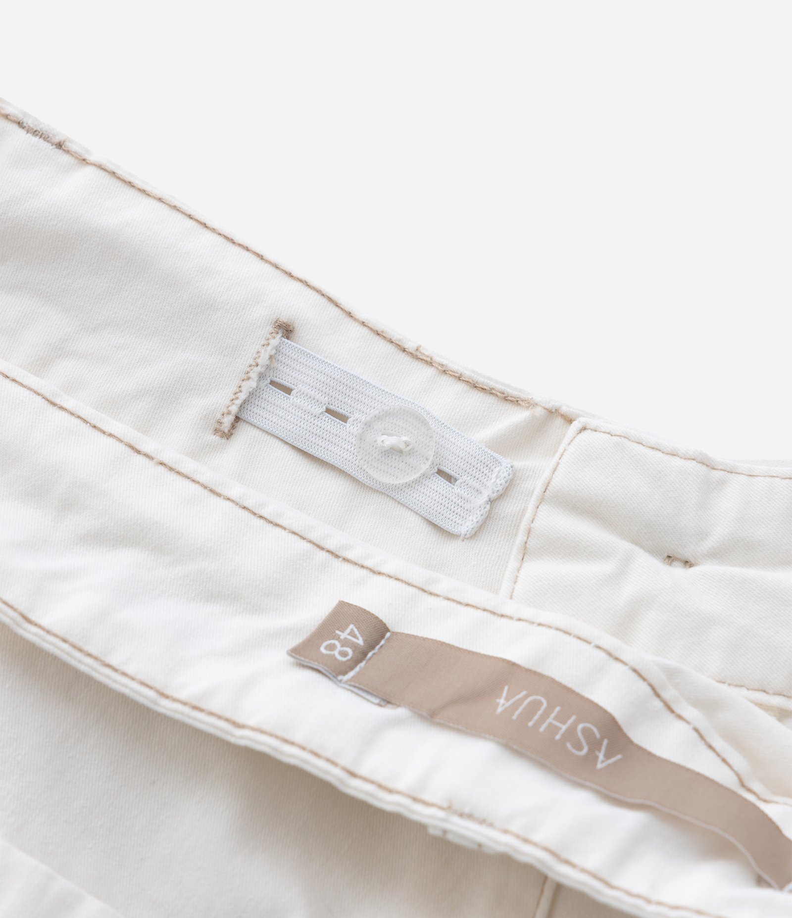 Bermuda em Sarja Alfaiatada Curve & Plus Size Off White 10