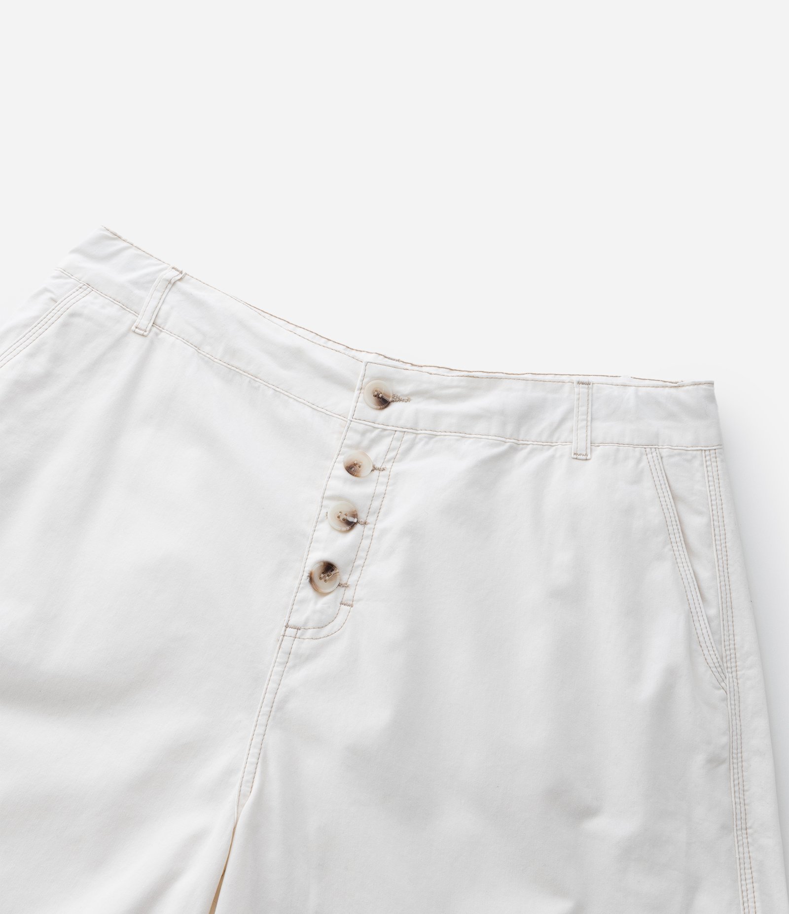 Bermuda em Sarja Alfaiatada Curve & Plus Size Off White 11