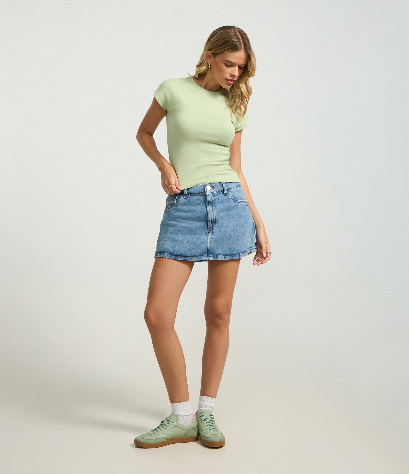 Blusa Básica em Ribana com Ombro Caído Verde 2