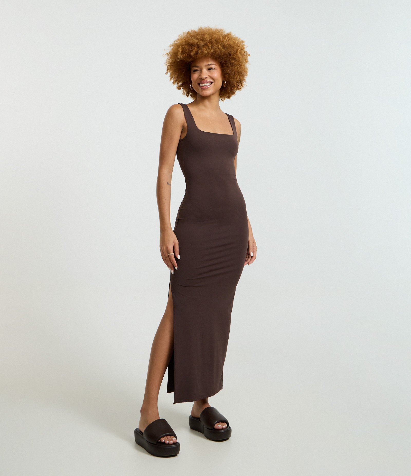 Vestido Long Midi em Poliamida com Decote nas Costas Marrom 1