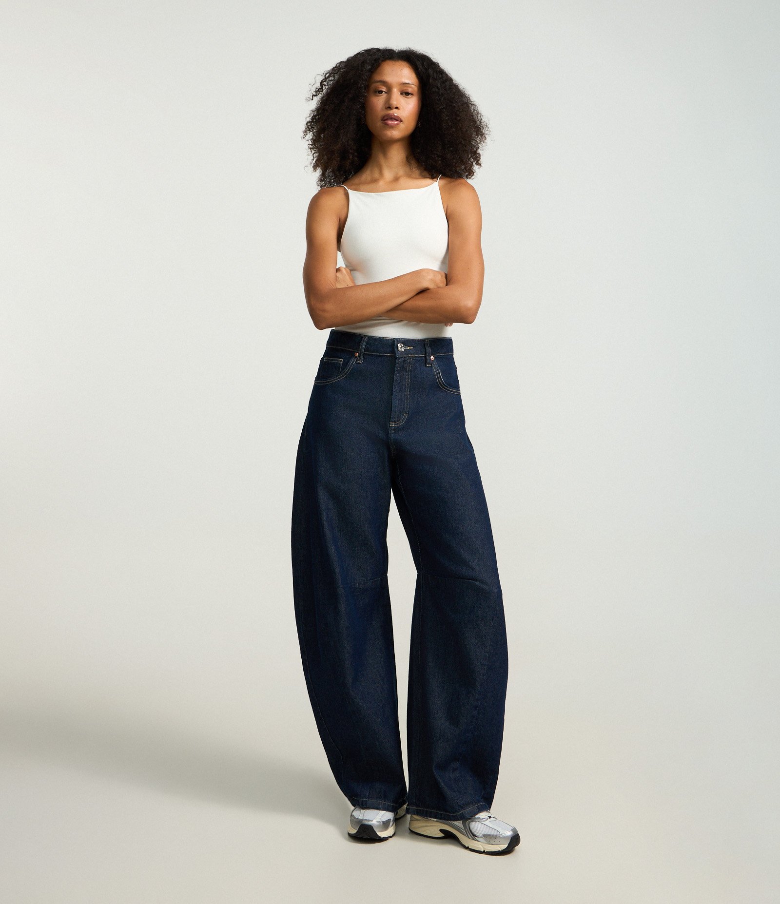 Blusa sem Manga com Decote Halter e Alça Elástico Branco 2