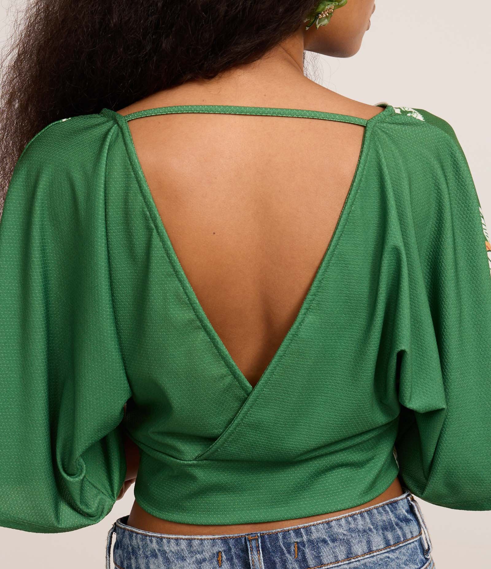 Blusa Cropped com Estampa de Tucanos e Texturizada Verde 4