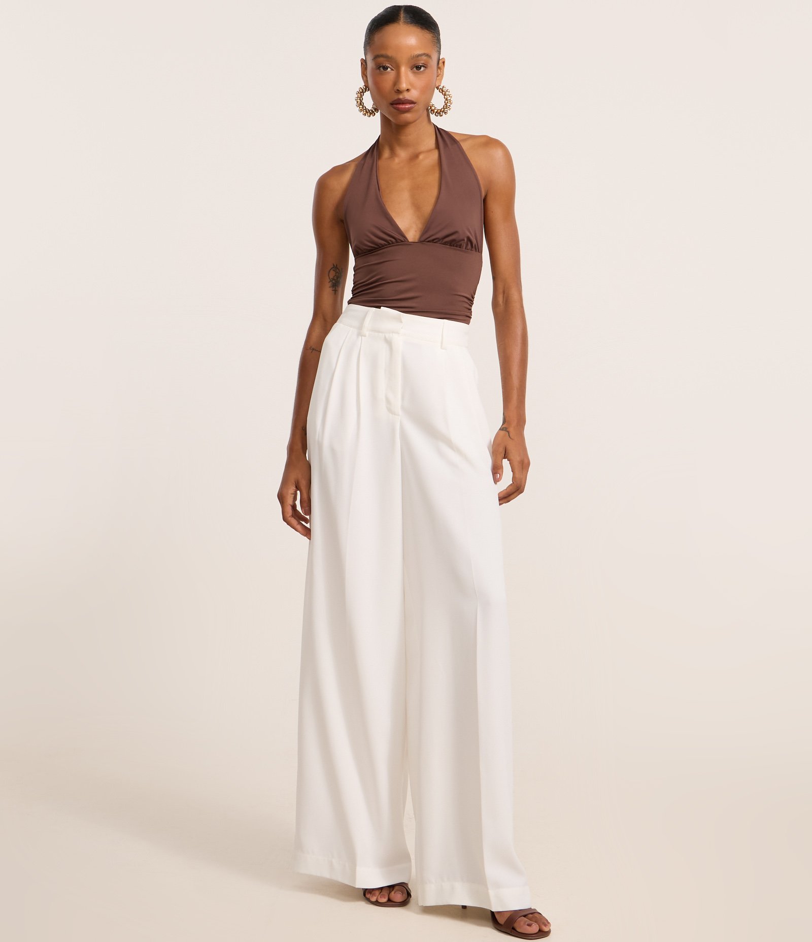 Blusa Frente Única com Franzidos Laterais Marrom Escuro 2