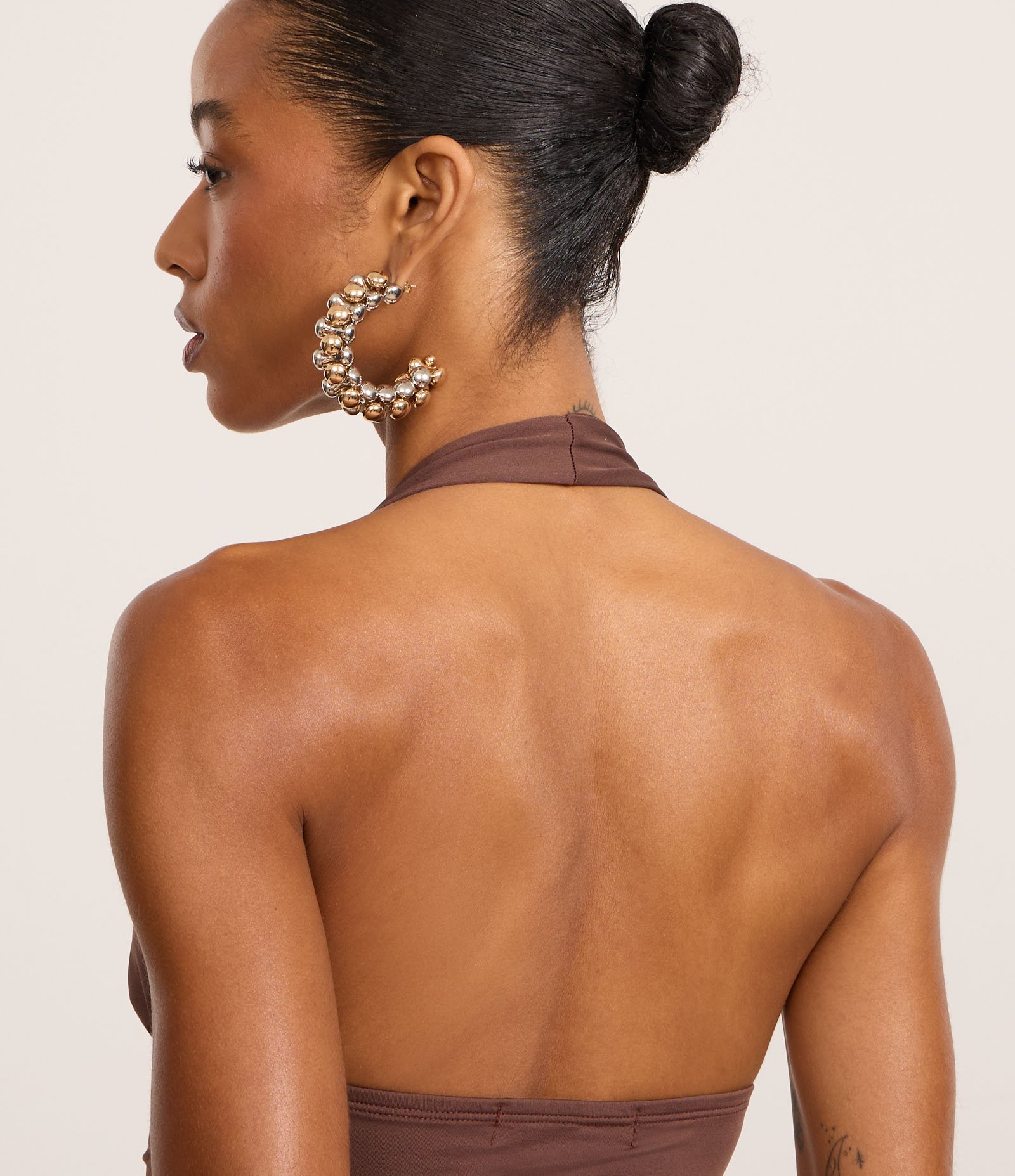 Blusa Frente Única com Franzidos Laterais Marrom Escuro 4